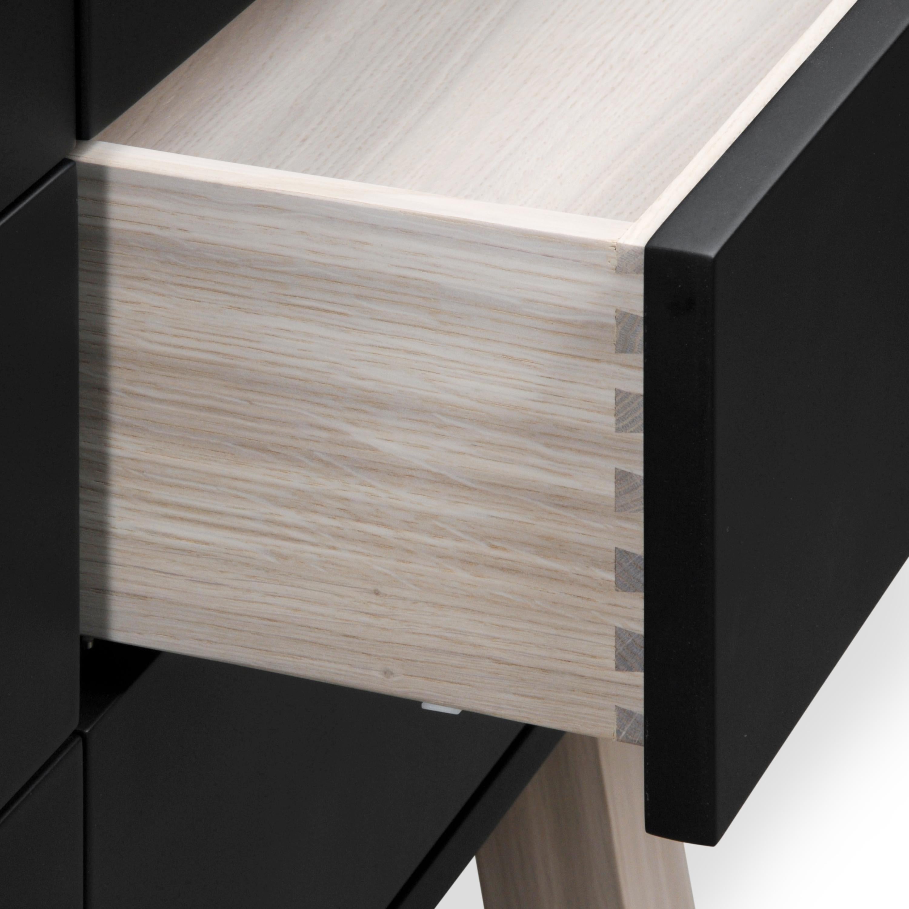 Arcón francés de 6 cajones Madera de roble, lacado en negro, diseñado por Eric Gizard, París en venta 2