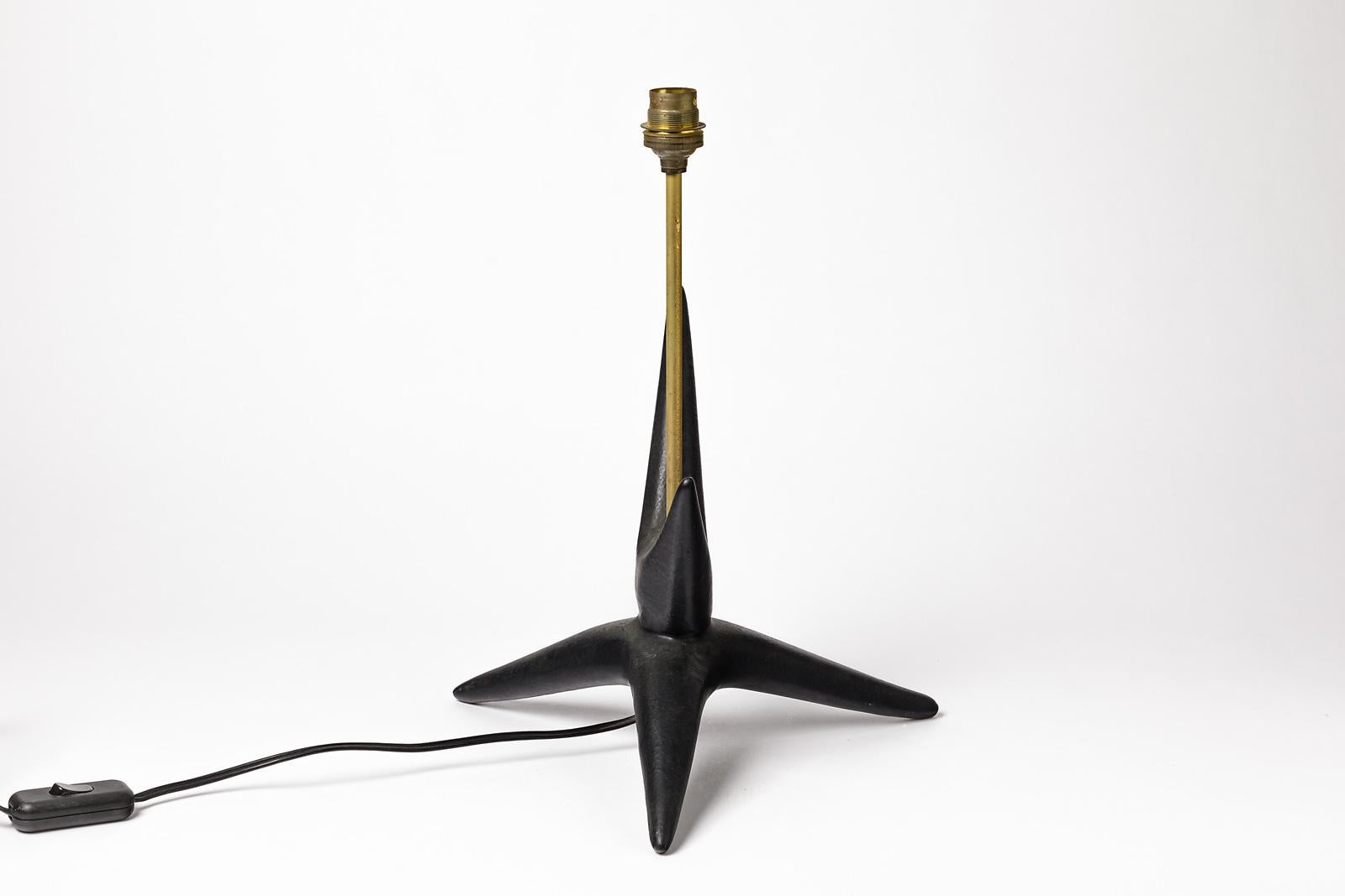 Black Abstract Ceramic Sculpture Table Lamp circa 1950 French Design In Excellent Condition In Neuilly-en- sancerre, FR