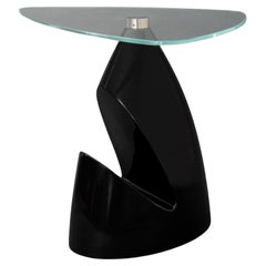 Table d'appoint sculpturale en fibre de verre noire abstraite