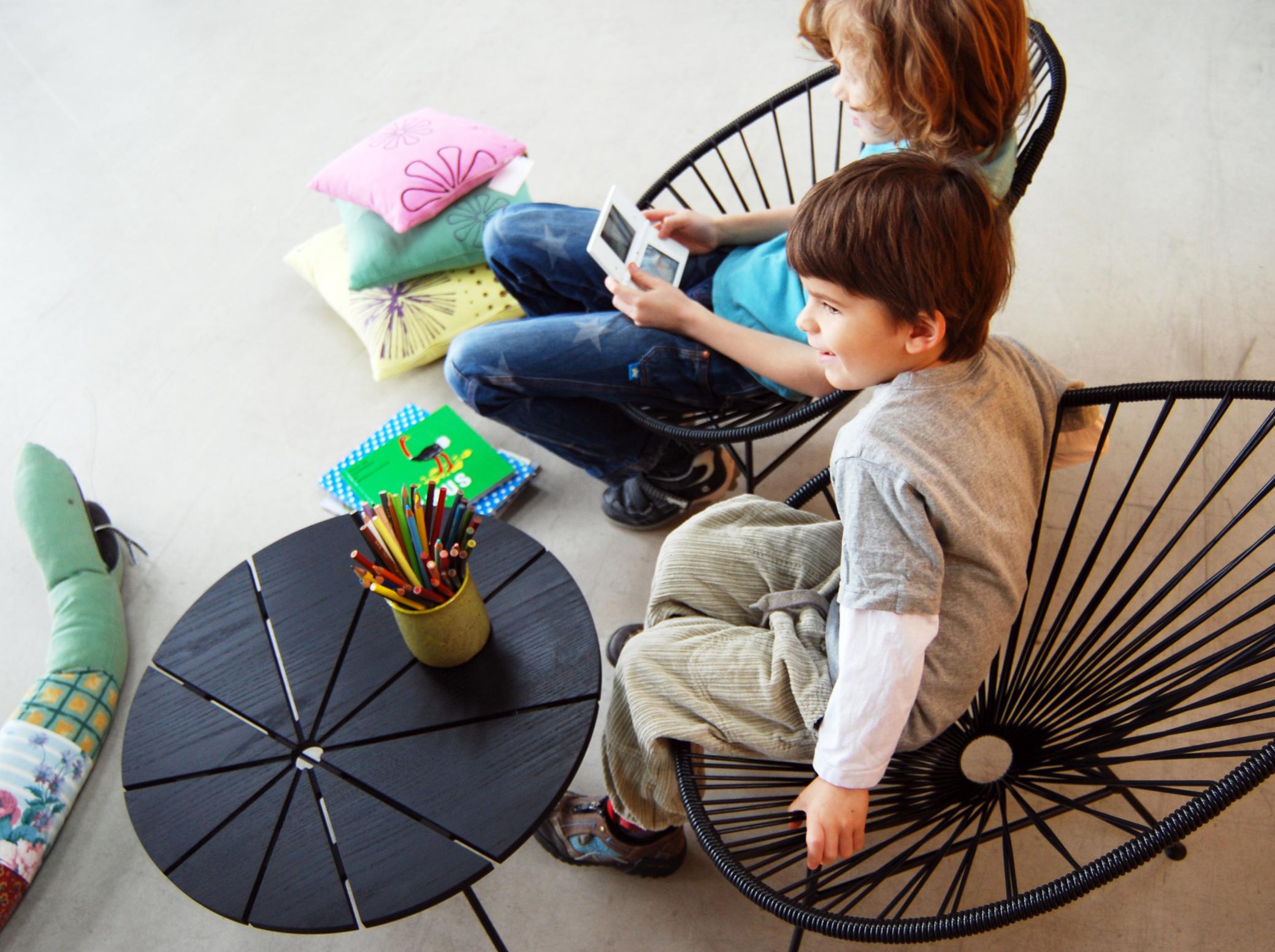 Postmoderne Mini chaise Acapulco noire par OK Design en vente