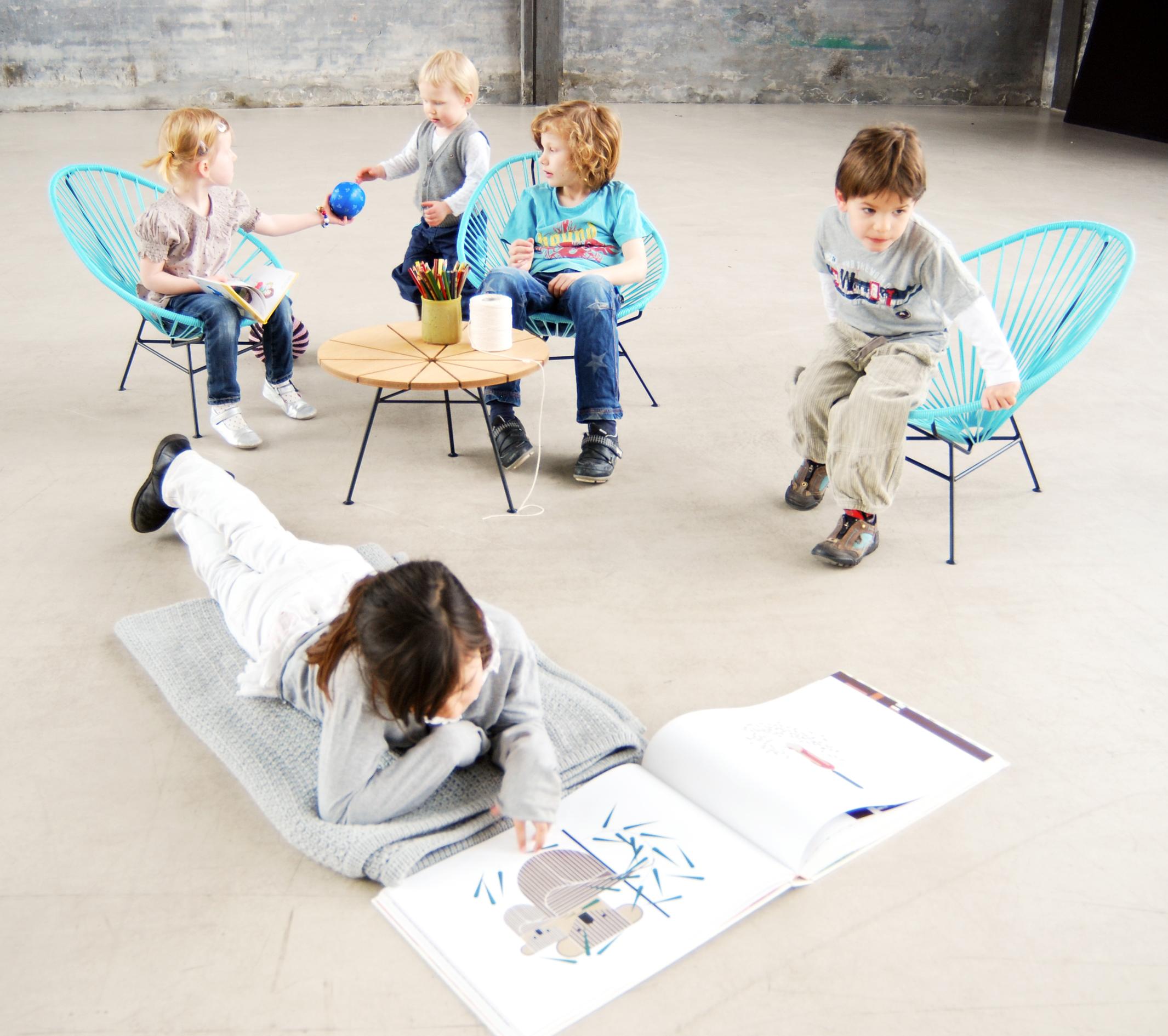 Poudré Mini chaise Acapulco noire par OK Design en vente