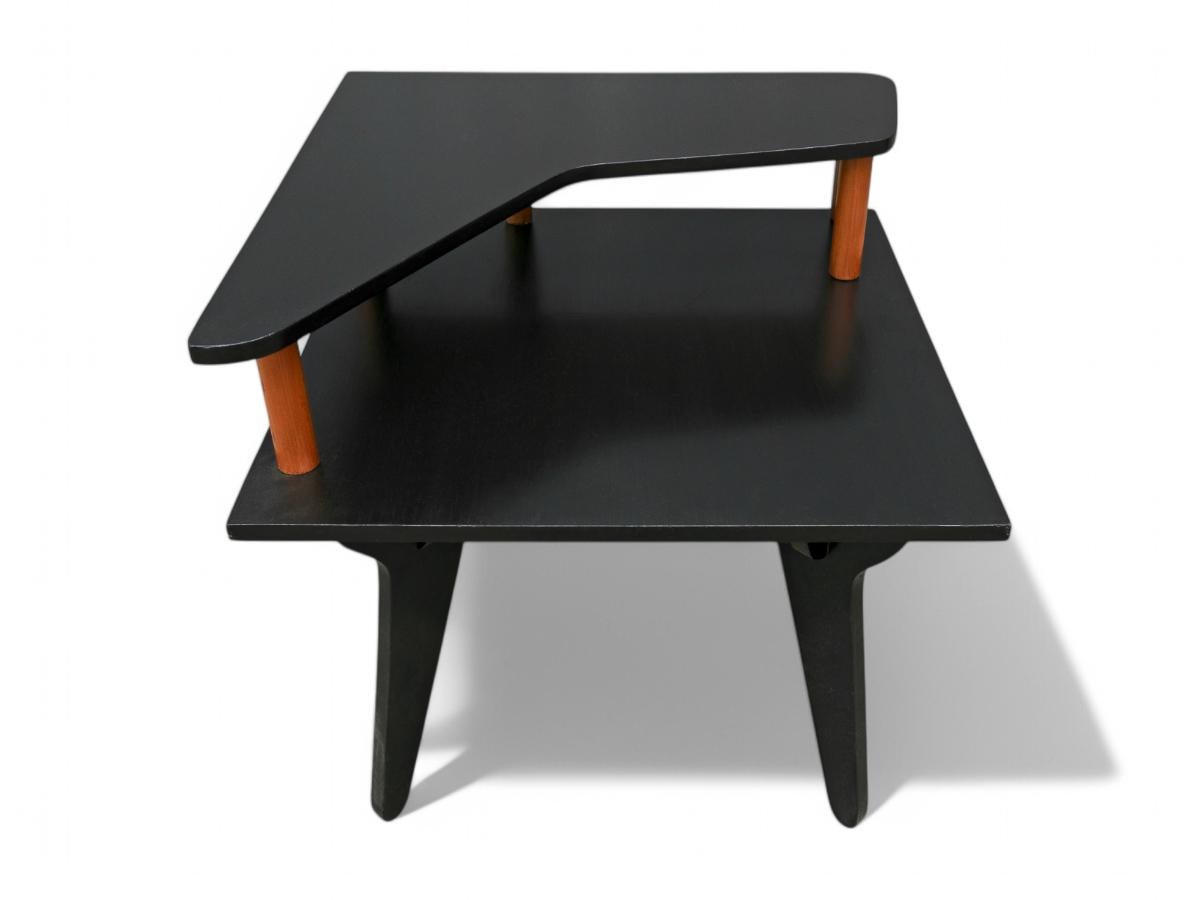 Bois Table d'appoint noire par Jose Zanine Caldas, années 1950 en vente