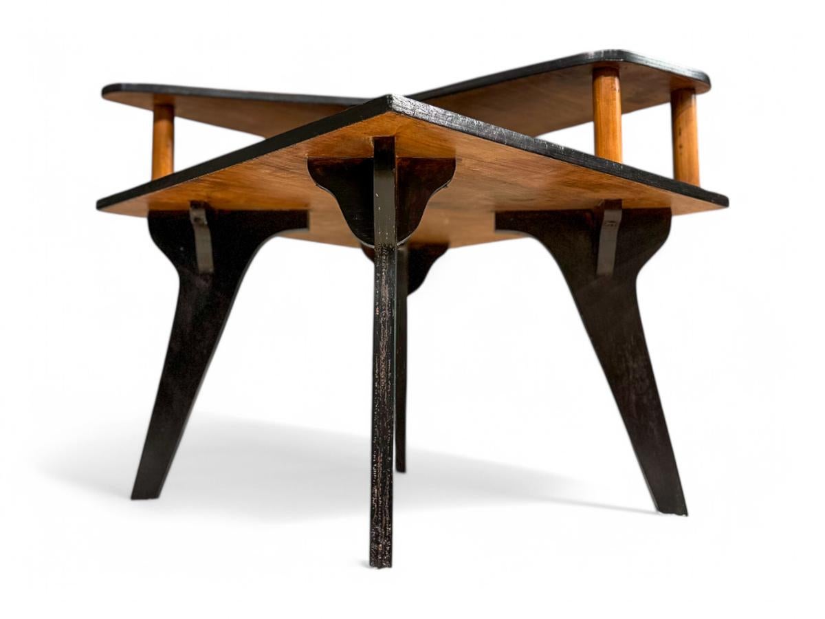 Travail du bois Table d'appoint noire par Jose Zanine Caldas, années 1950 en vente