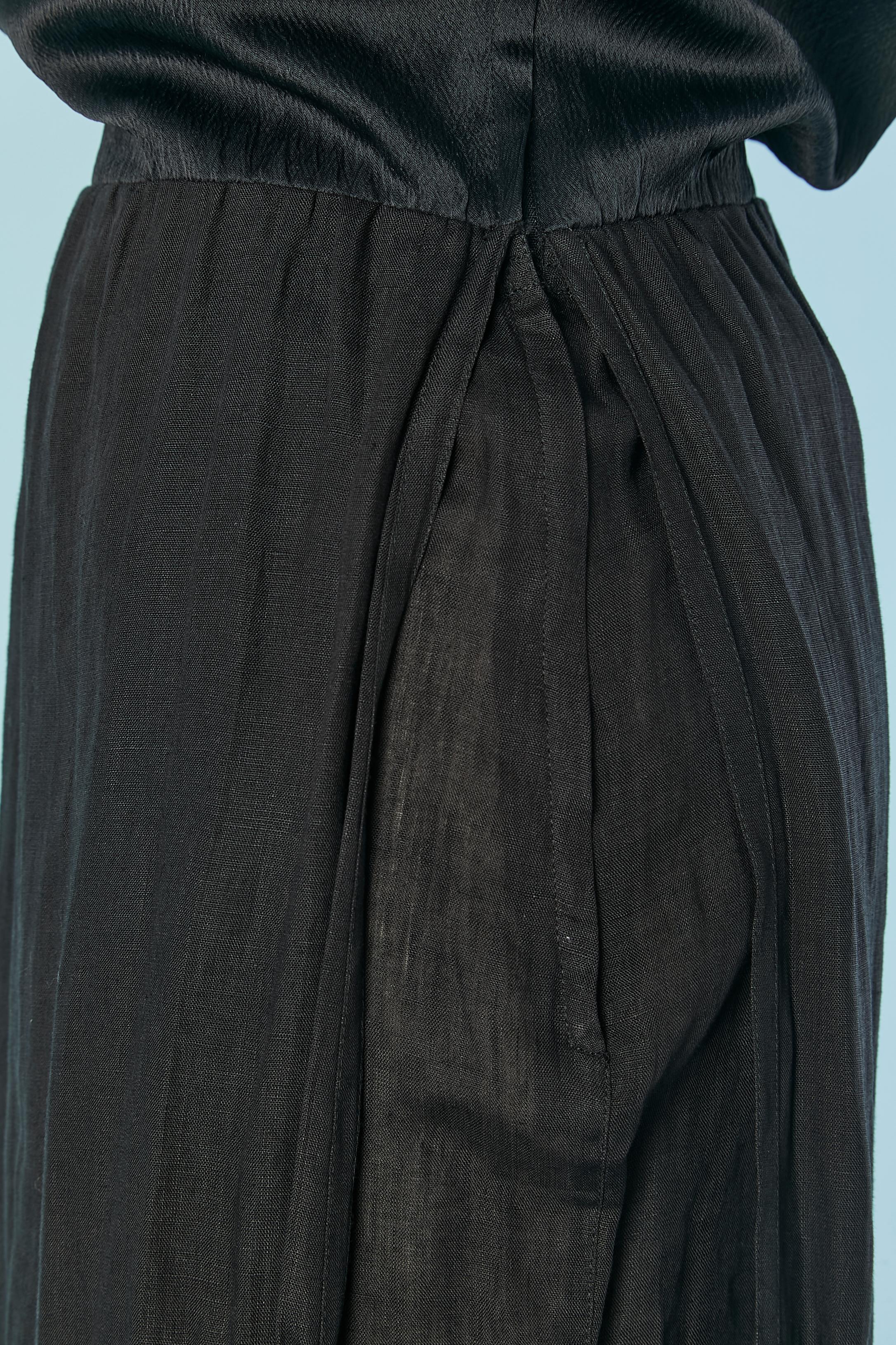 Robe noire en acétate et lin avec longue traîne devant et derrière Gianni Versace Excellent état - En vente à Saint-Ouen-Sur-Seine, FR
