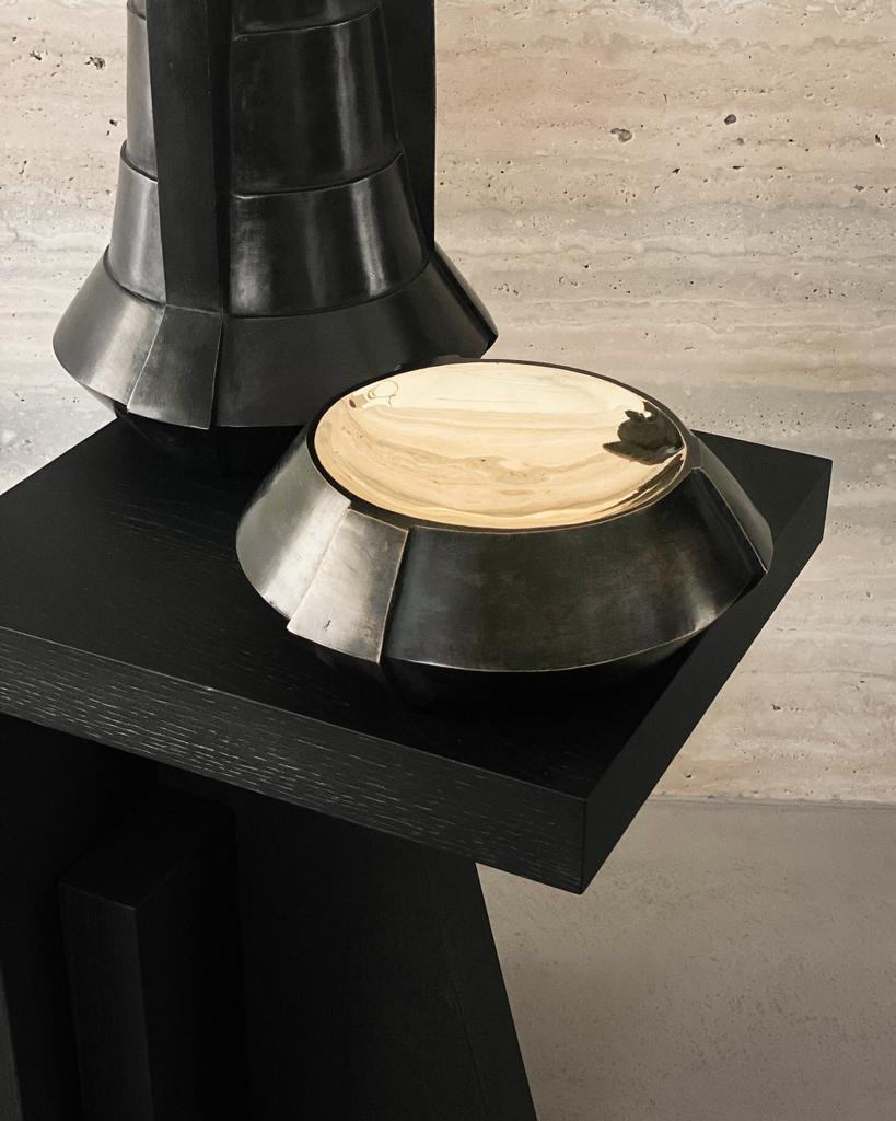 Black acid bronze vase by Lupo Horio¯kami
Dimensions: diameter 20 x height 13 cm
Materials: Bronze medium acid

“The artwork [...] arises when the mind is willing to accept reality as it was the first time it meets it” (“aesthetics of the void”,