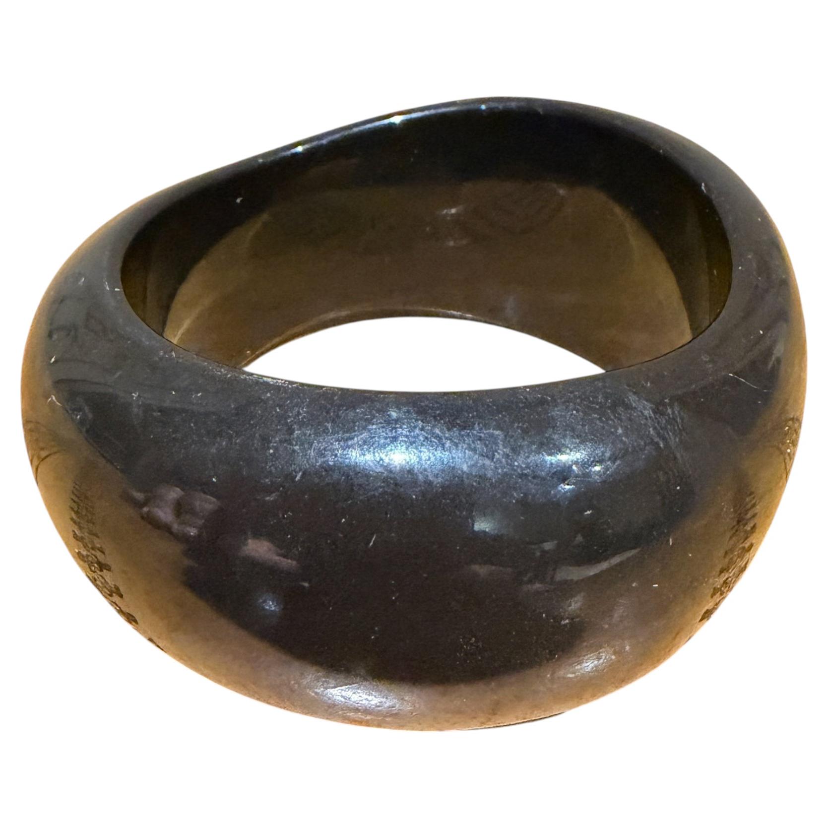 Bracciale Bangle in acrilico nero o lucite Mid Century Modern in vendita