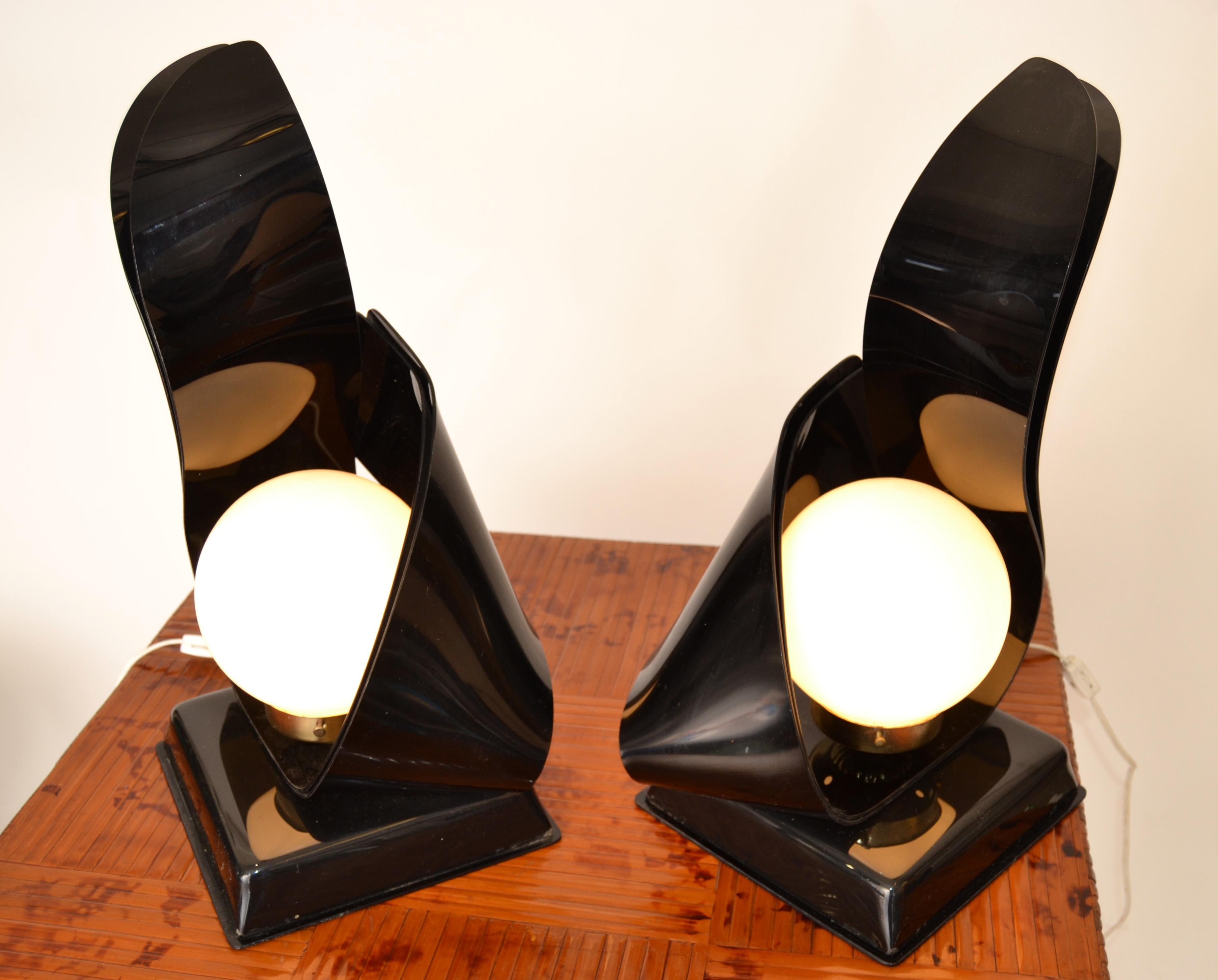 Paar skulpturale Tischlampen aus schwarzem Acryl von Acryldesign, Mid-Century Modern im Angebot 9