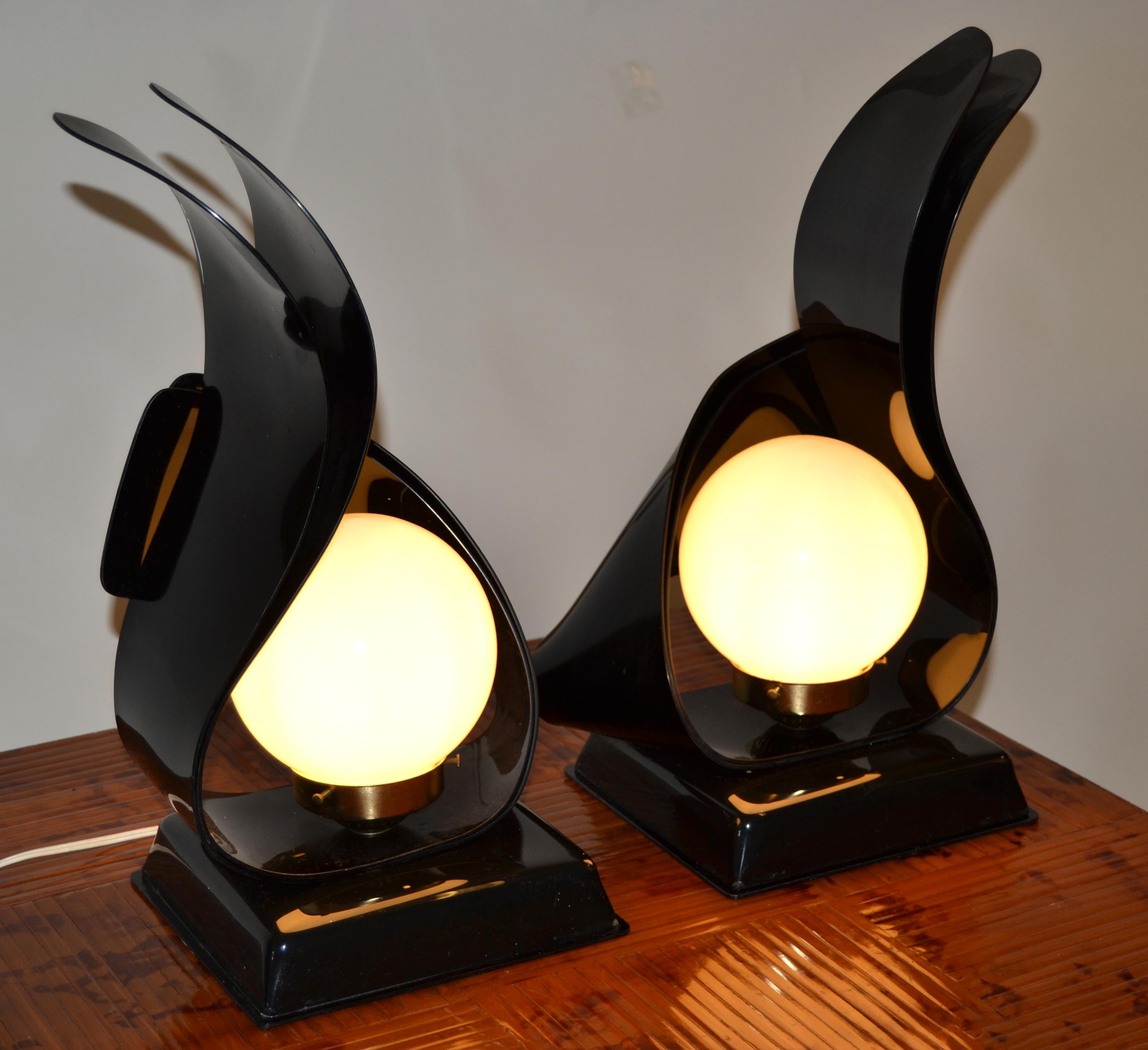 Hand-Crafted Pair, Black Acrylic Sculptural Table Lamps by Acrylic Design Mid-Century Modern For Sale