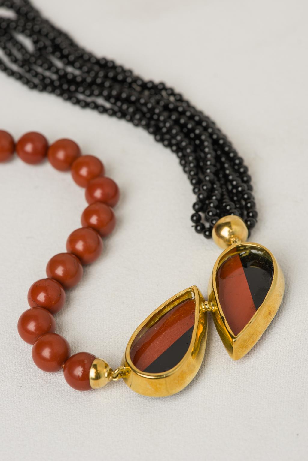 Italian Necklace in Black Agata and Red Jasper on Gold For Sale