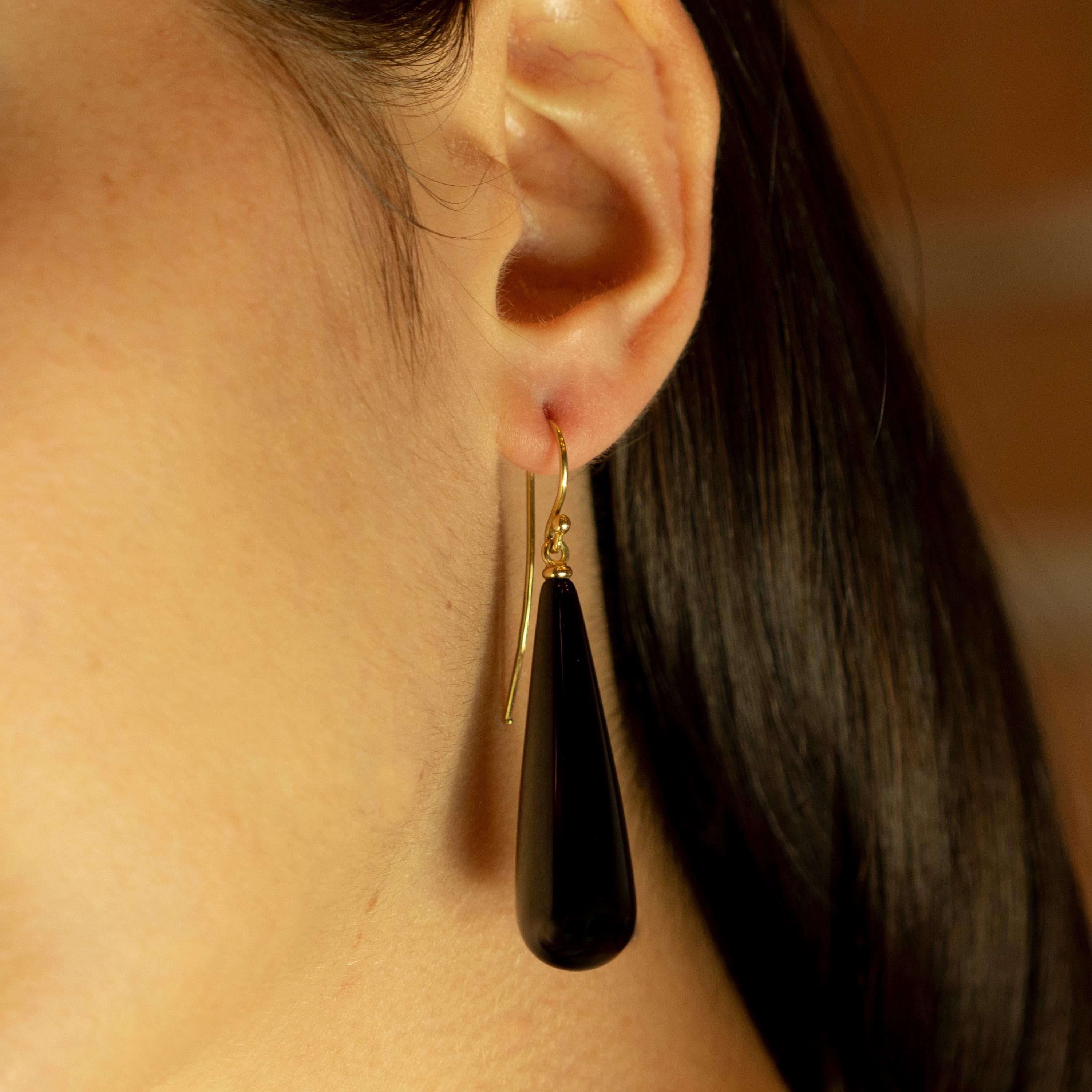 Rétro Orecchini da cocktail in agata nera in oro giallo 18 carati con pendente a lacrima, realizzati in modo artigianale. in vendita