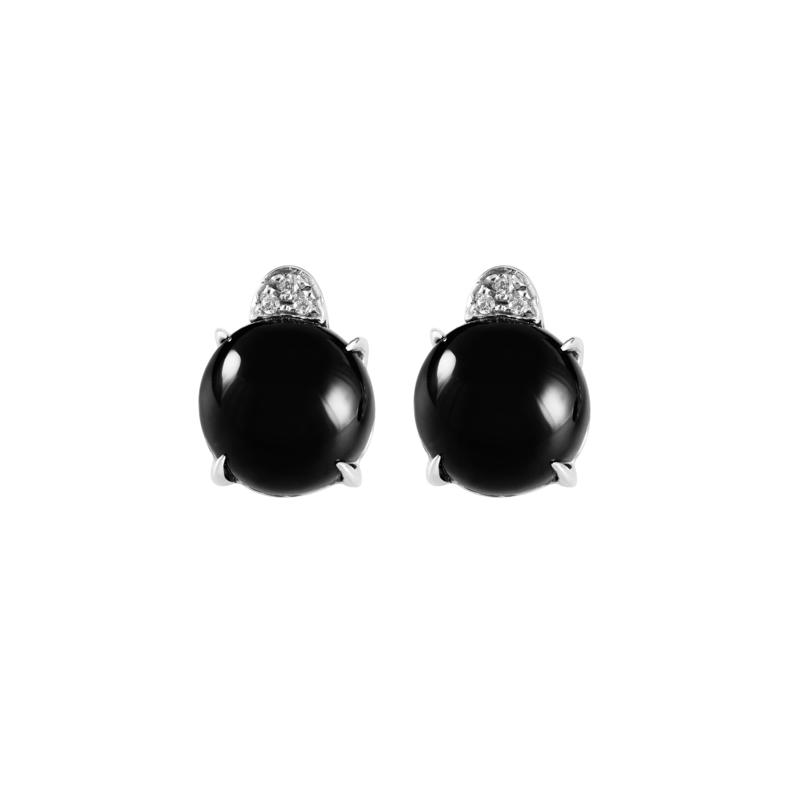A trio of White VVS-G Diamonds crown two 3ct Cabochon Cut Black Agate Stones set in 18 karat White Gold.

The Black Agate stones have been hand cut in our 150 year old Italian workshop by the Goldsmith. We are also able to offer these stud earrings