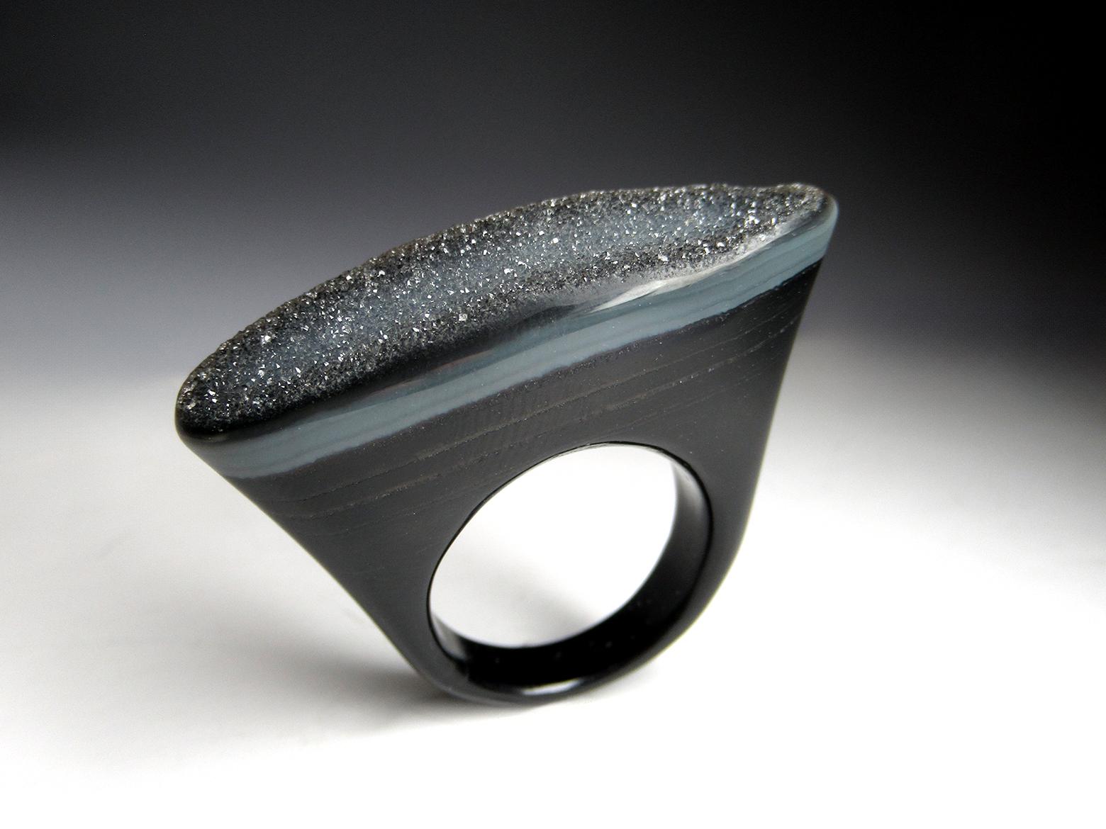 Bague solide en cristaux d'agate noire cadeau en pierre noire fait à la main en vente 4