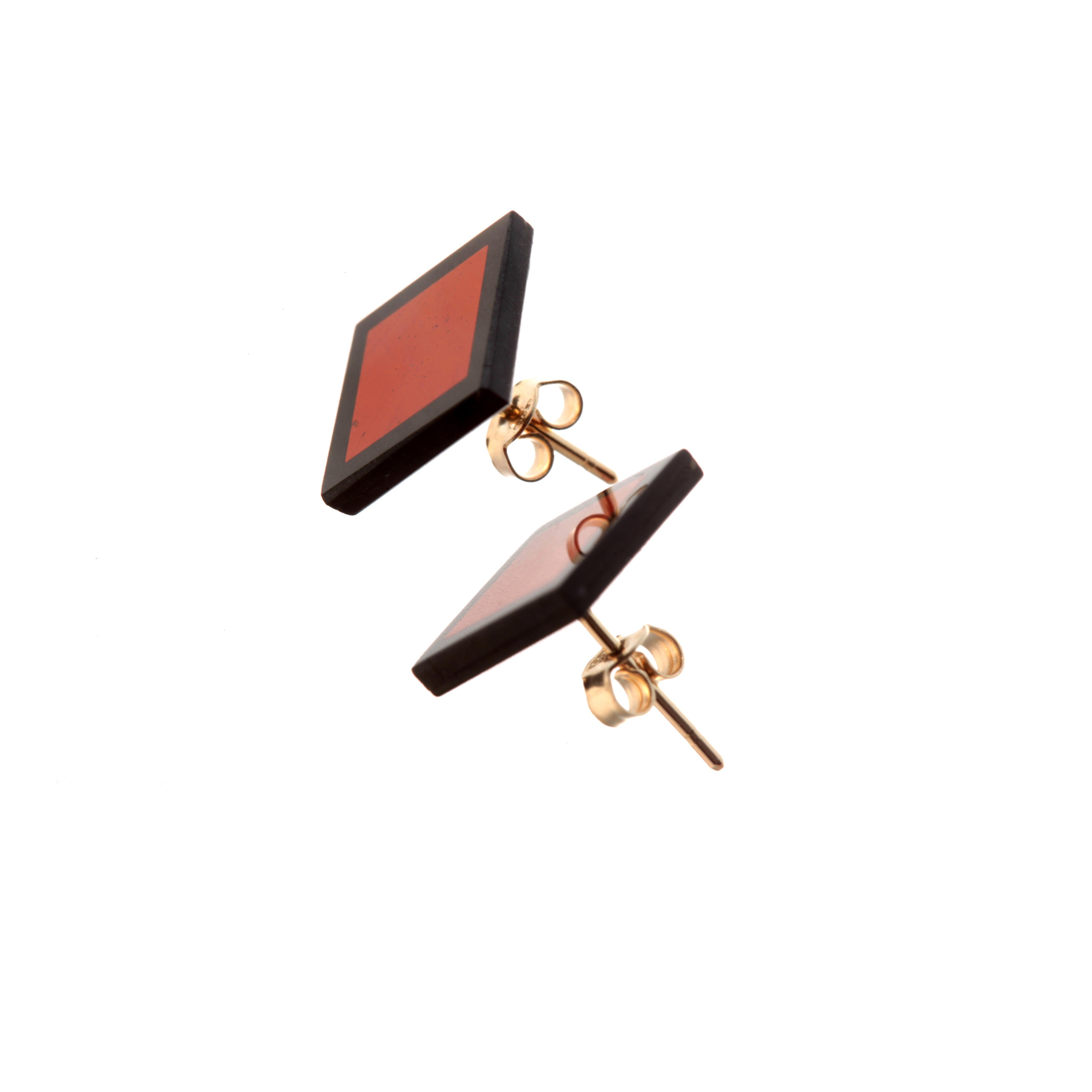 Women's or Men's Black Agate Diaspro 9 Karat Gold Stud Square Geometric Modern Chic Earrings For Sale