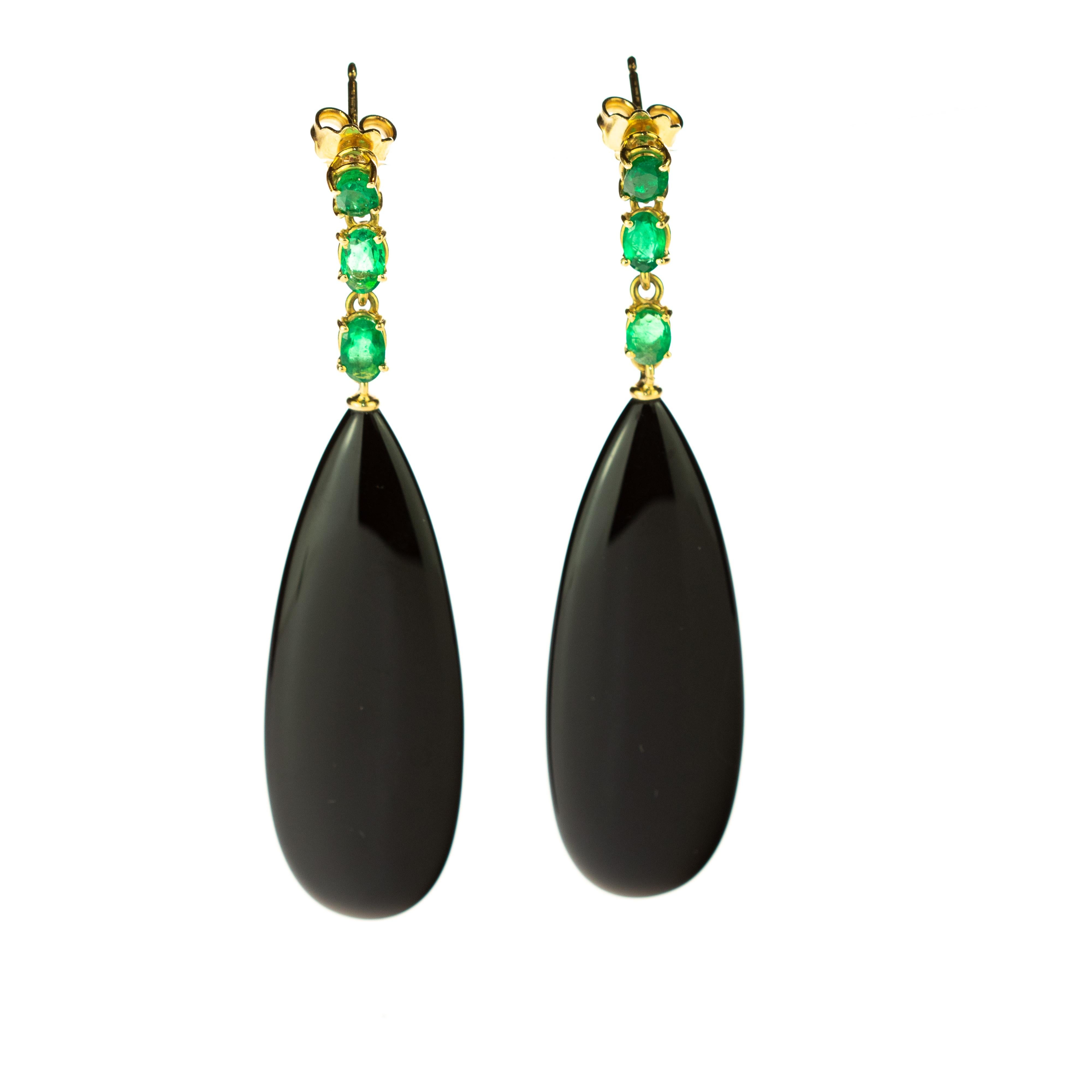 Modern Black Agate Emerald 18 Karat Yellow Gold Chandelier Tear Drop Long Earrings