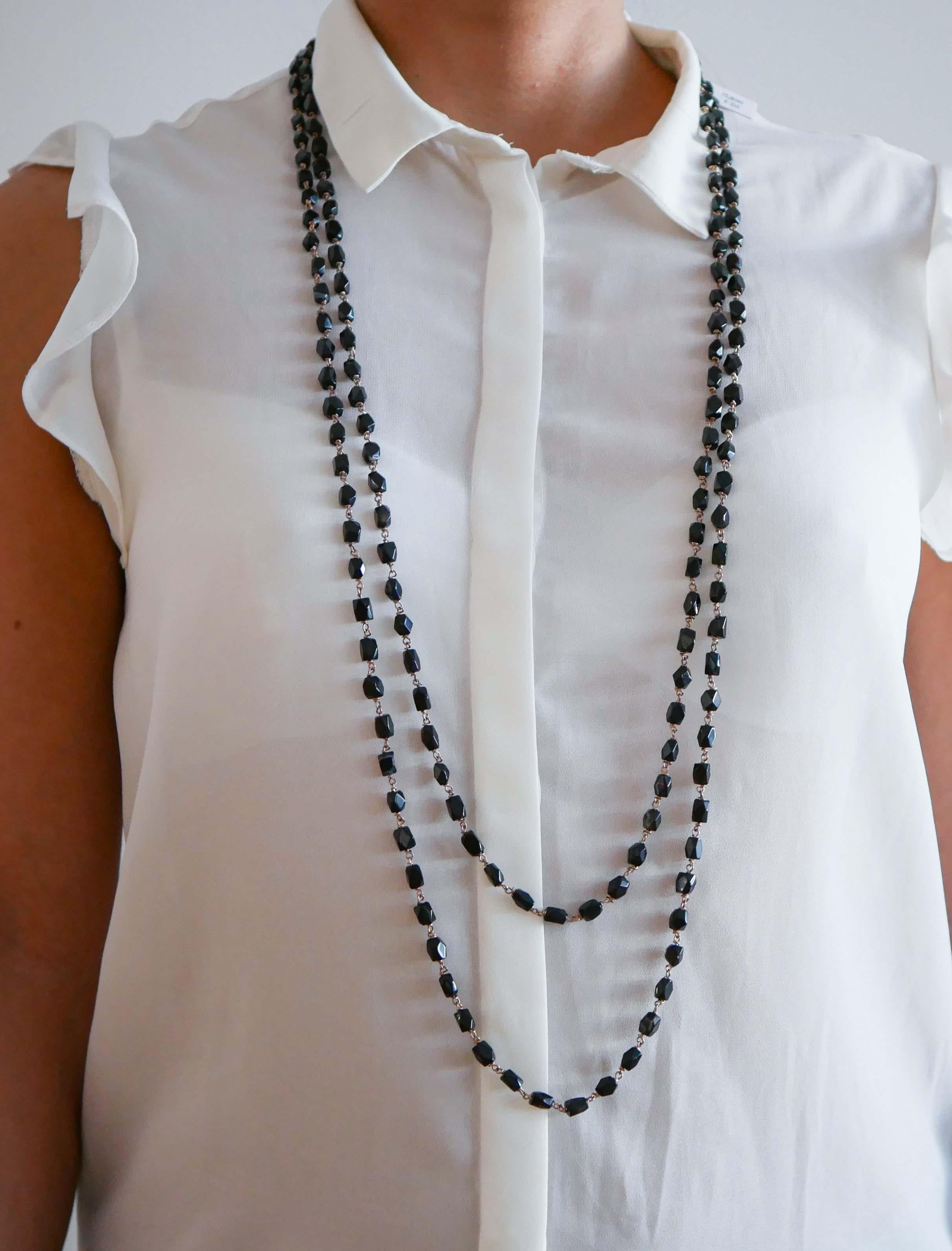 Taille mixte Collier en agate noire. en vente