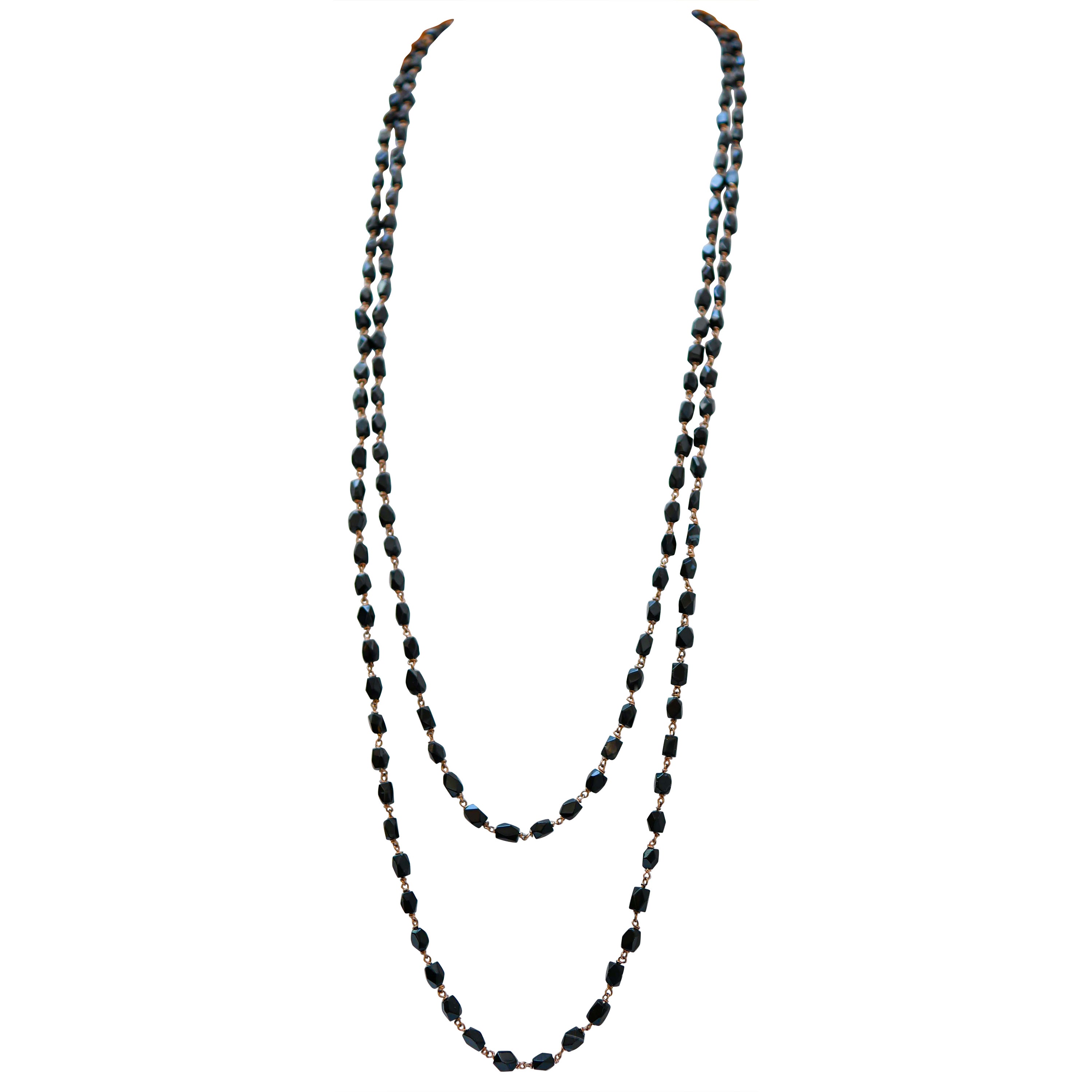 Collier en agate noire. en vente