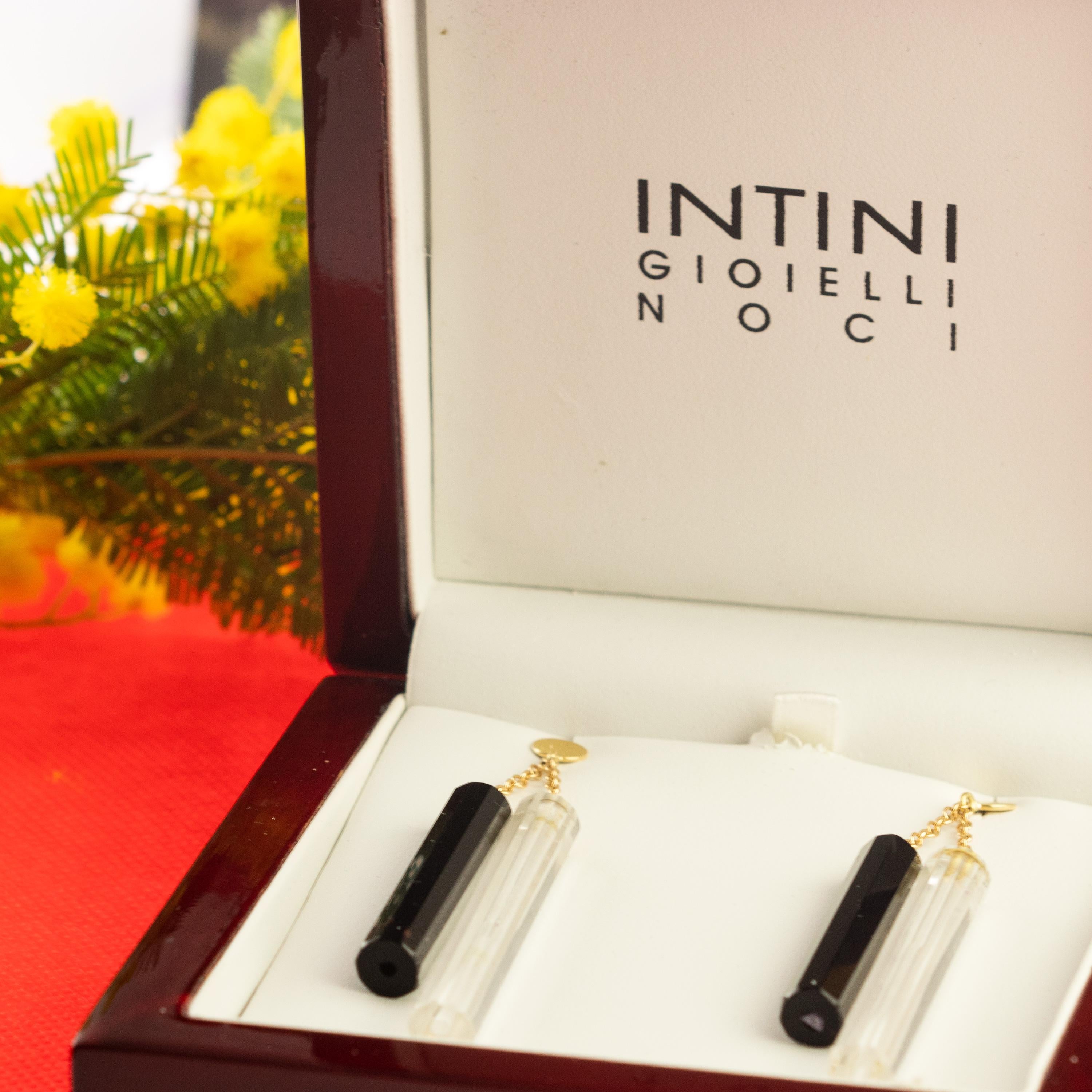 Taglio misto Tubi di cristallo di rocca di agata nera in oro giallo 18 carati Orecchini pendenti in vendita