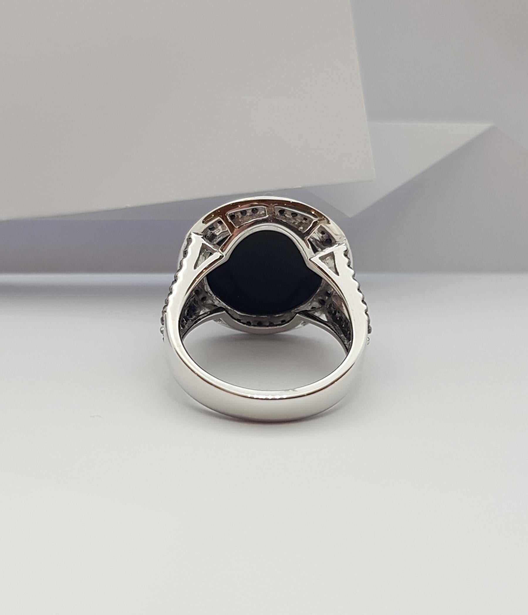 Black Agate with Black Sapphire Ring Set in 18 Karat White Gold Settings For Sale 4