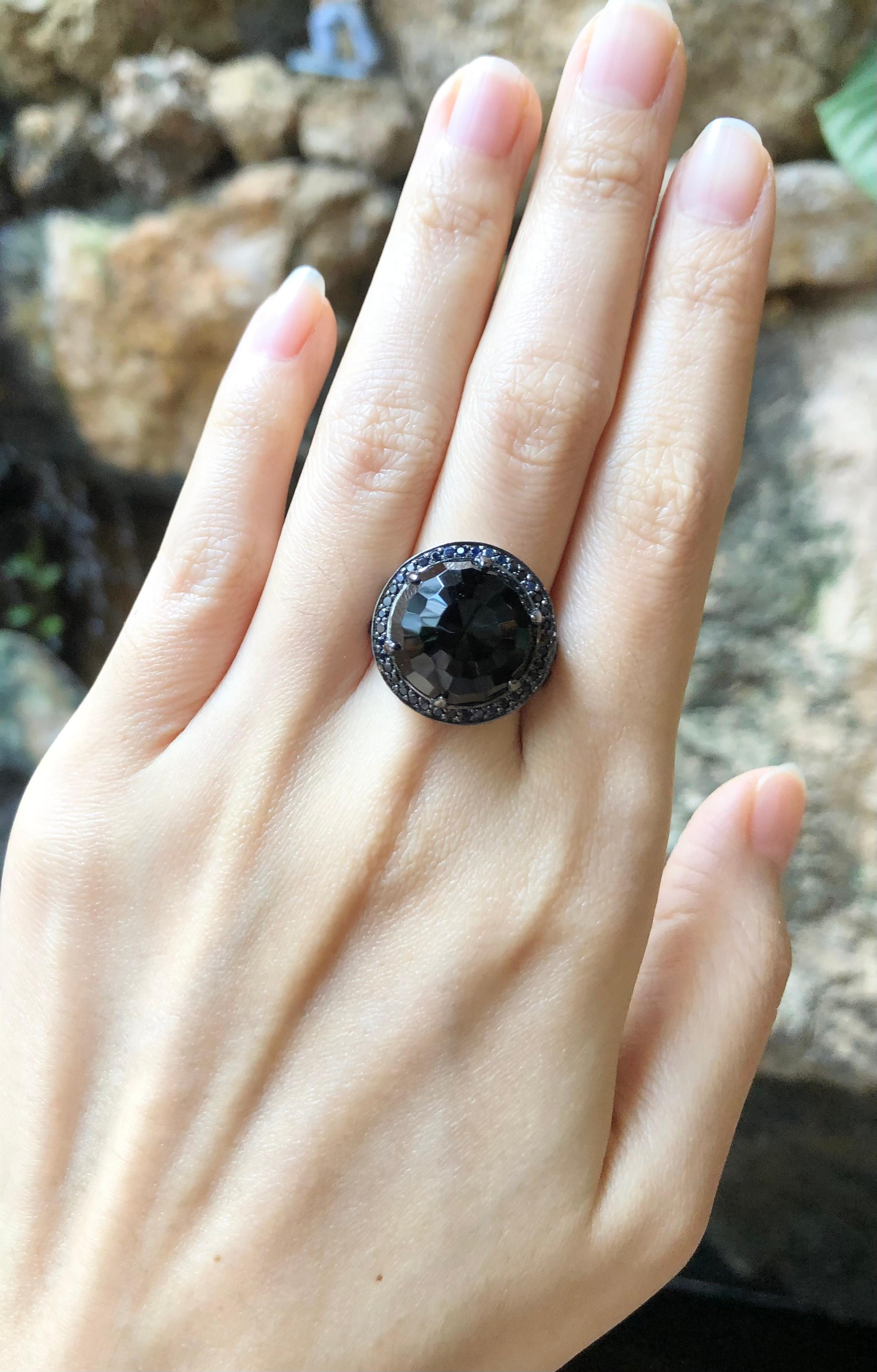 Black Agate with Black Sapphire Ring Set in 18 Karat White Gold Settings For Sale 1