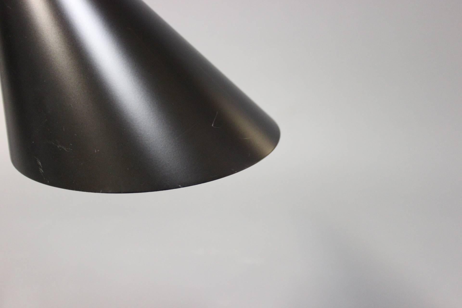 Black AJ Table Lamp, Model 1808, by Arne Jacobsen and Louis Poulsen, 1960 In Good Condition In Lejre, DK