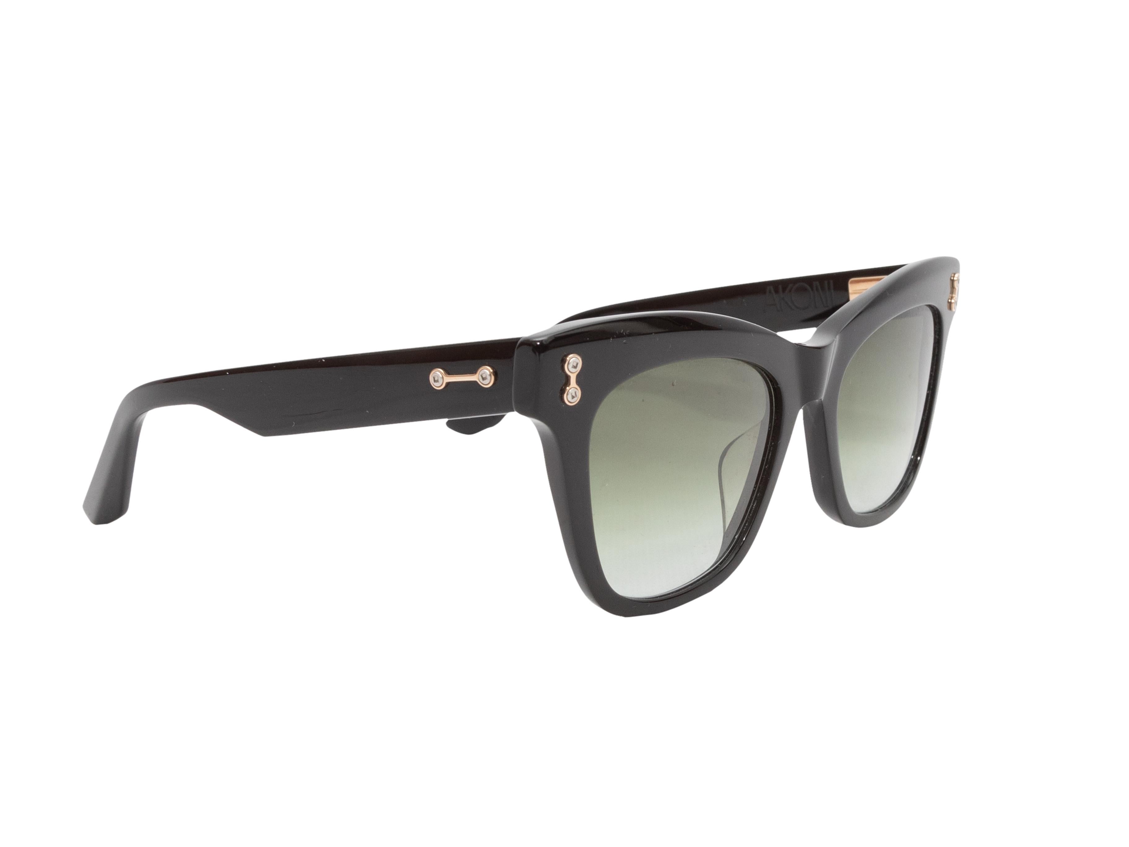 Black Akoni Wayfarer Sunglasses In Excellent Condition For Sale In New York, NY
