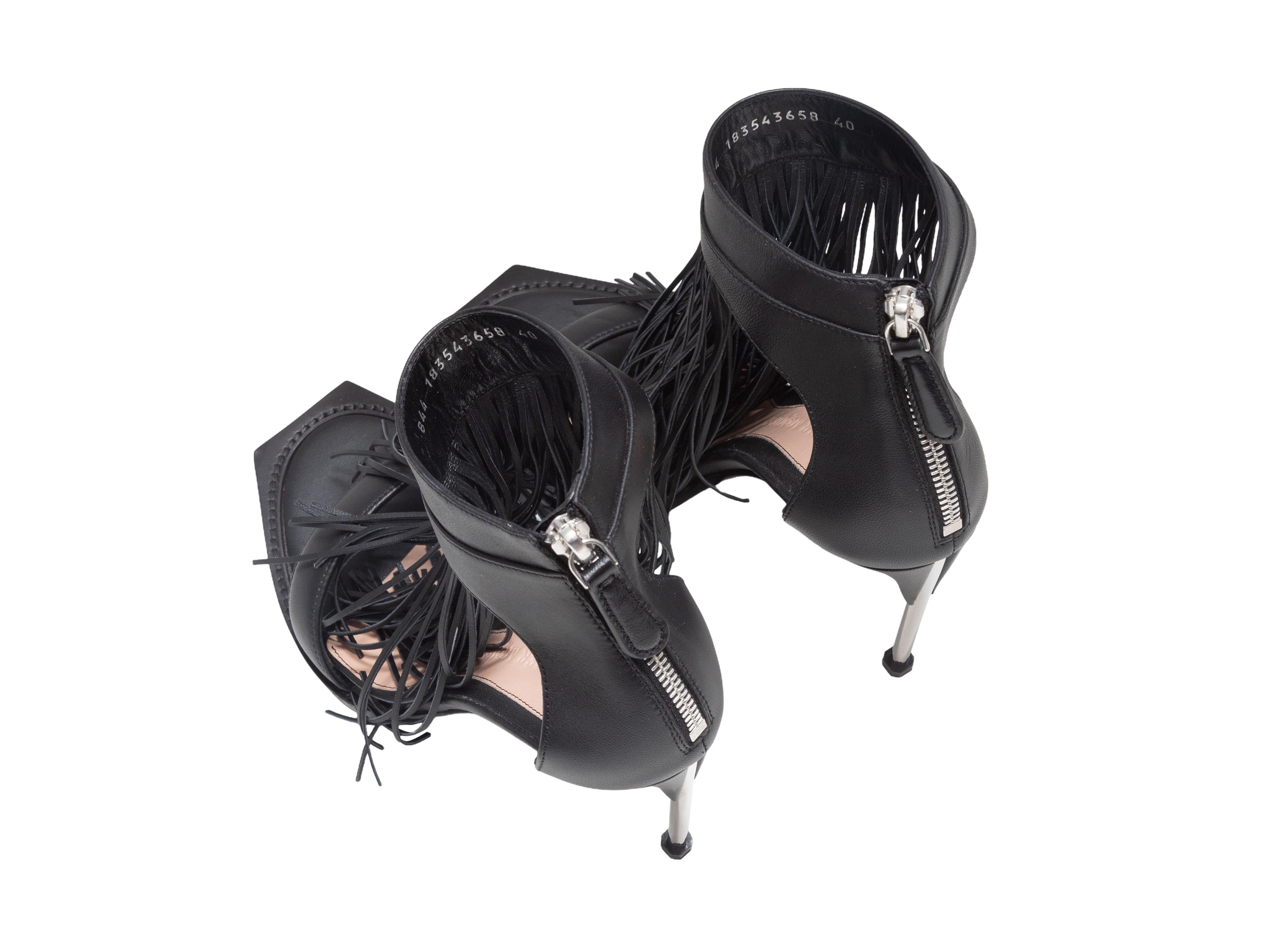 Noir Sandales à talons noires à franges Alexander McQueen Taille 40 en vente