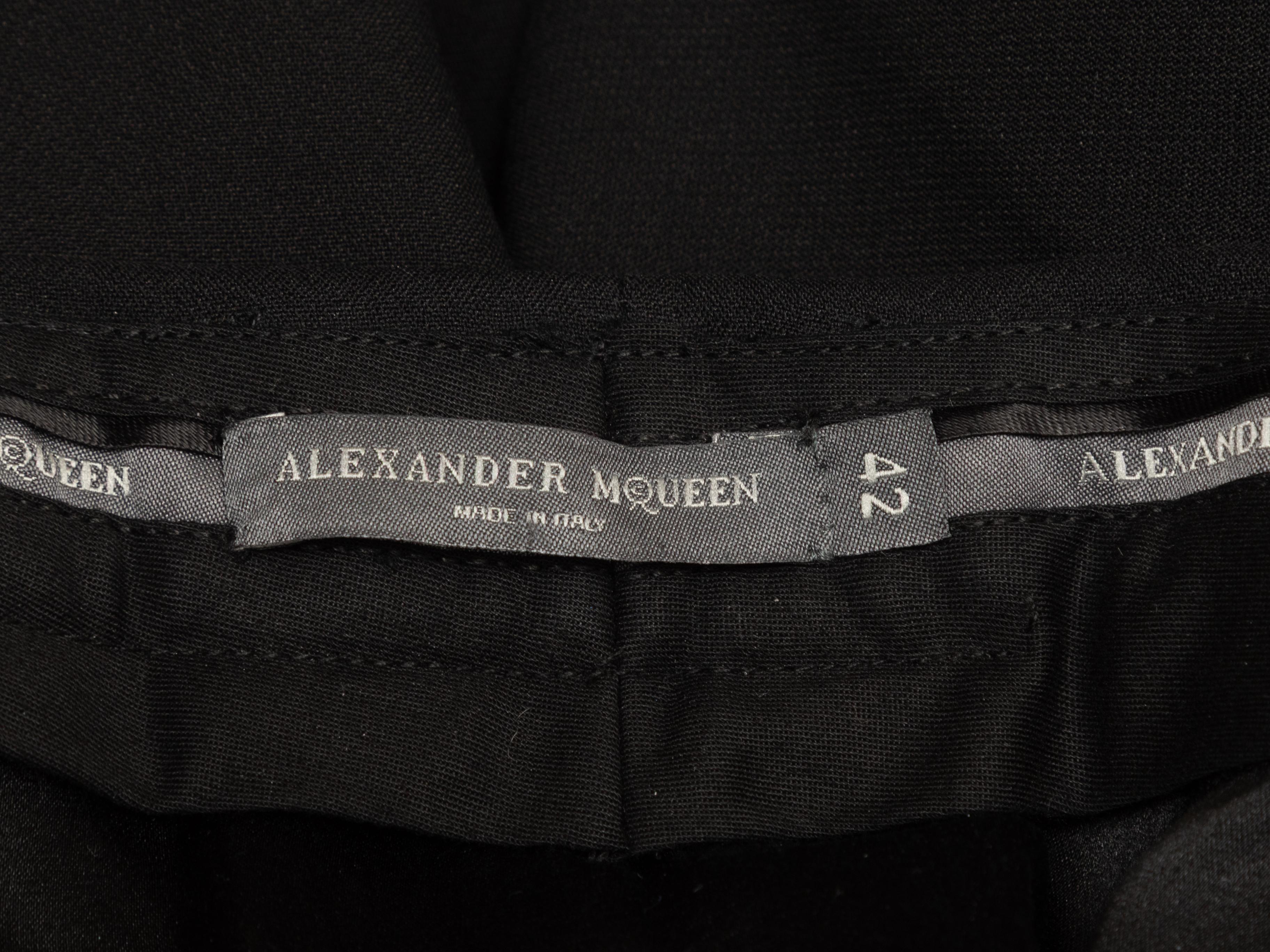 Pantaloni neri a pieghe Alexander McQueen Taglia IT 42 In condizioni buone in vendita a New York, NY