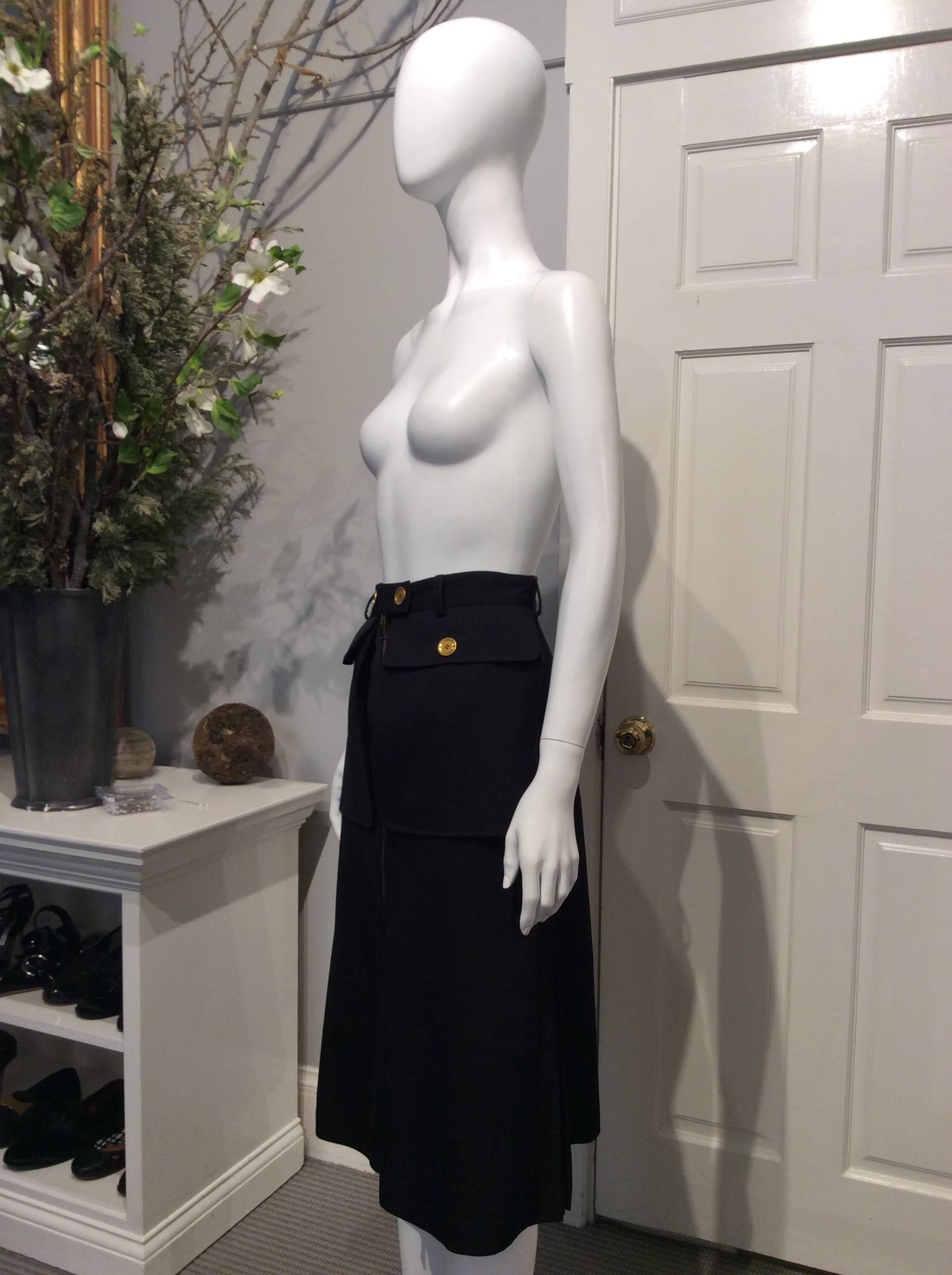 Black Alexander McQueen Skirt w/ Gold Buttons and Full Zippered Front Sz44(Us 8) In New Condition In San Francisco, CA