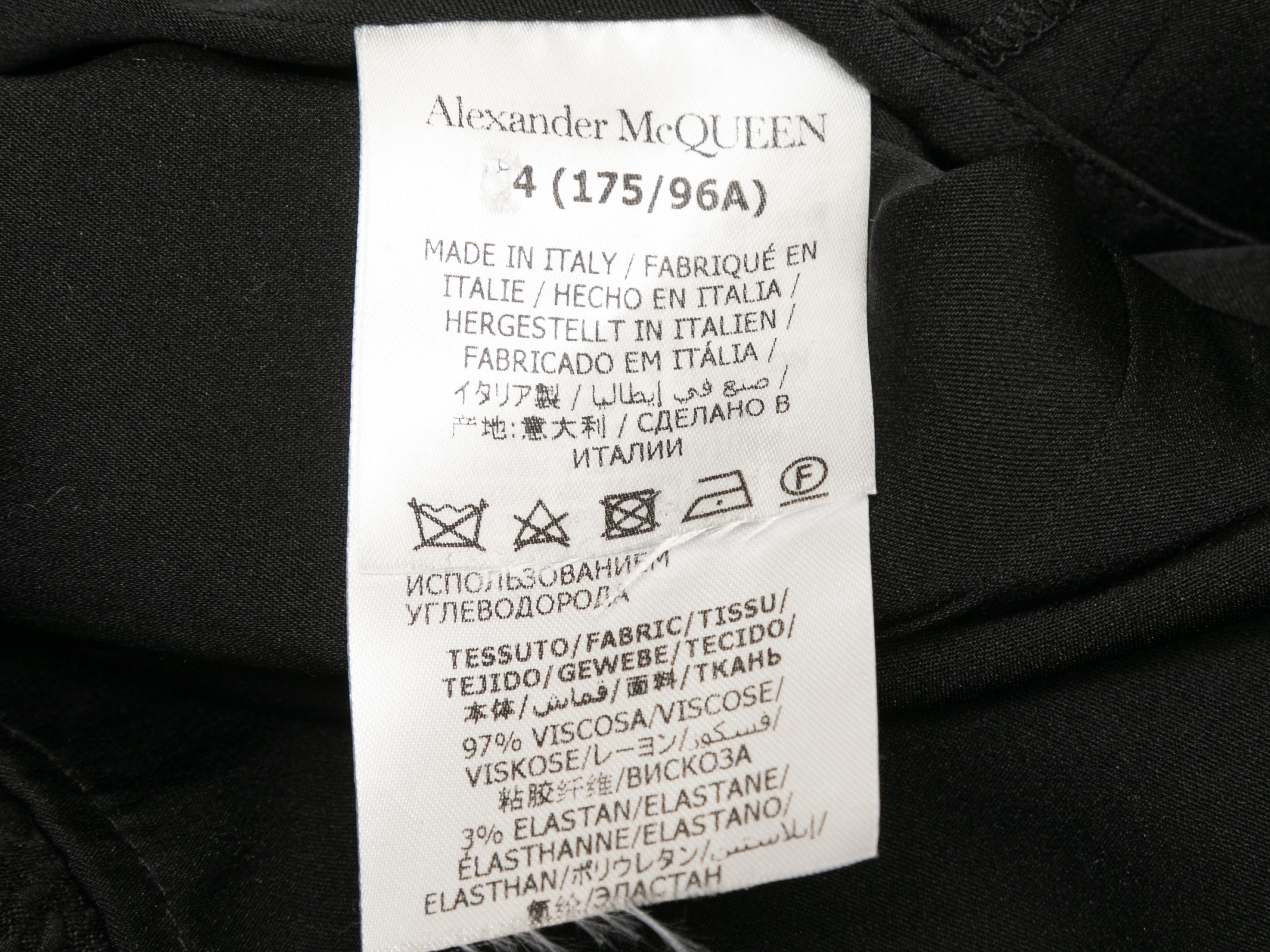 Robe longue texturée noire Alexander McQueen Taille US S Bon état - En vente à New York, NY