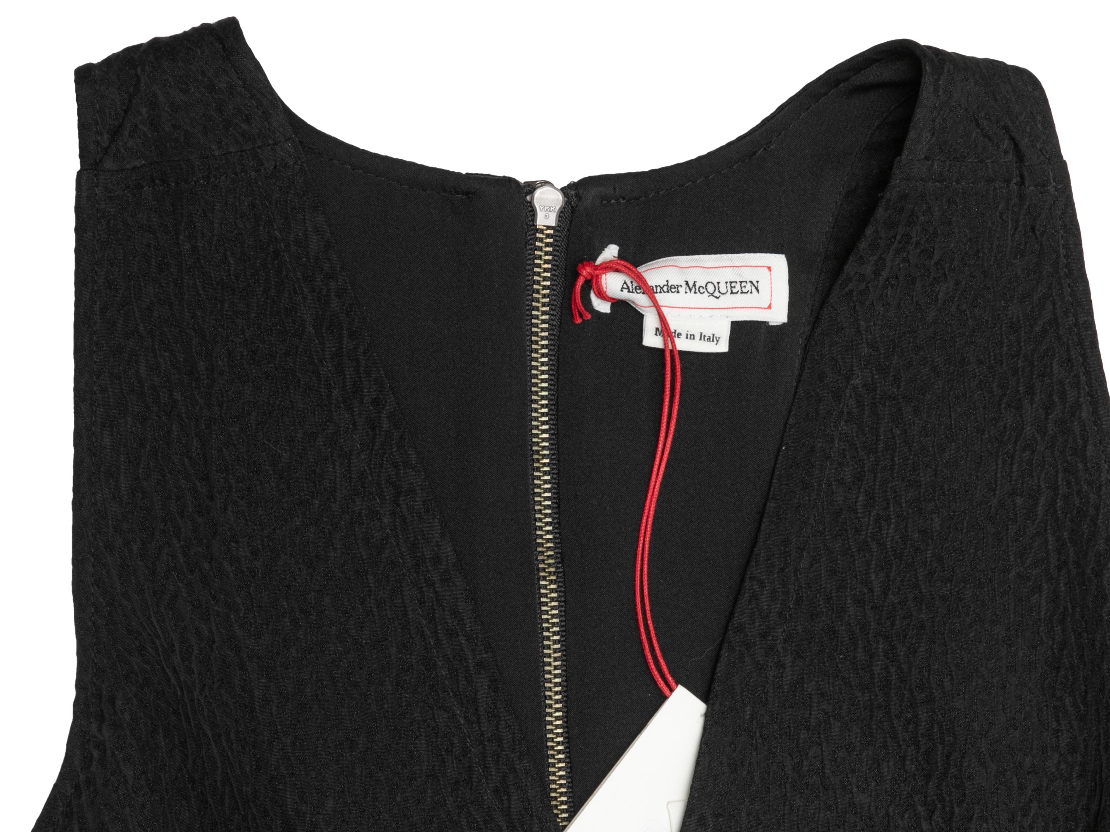 Robe longue texturée noire Alexander McQueen Taille US S en vente 2