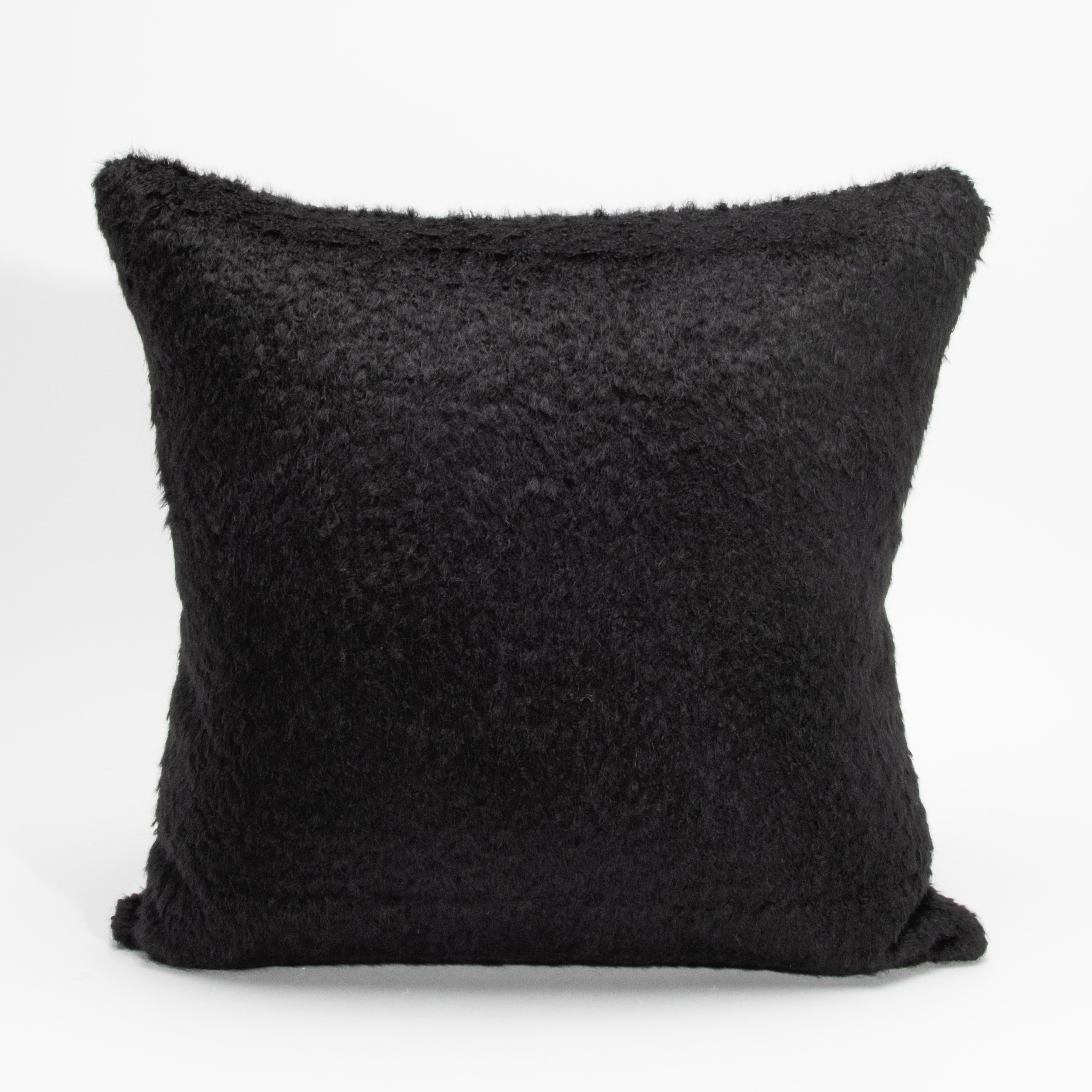 Moderno Cuscino in alpaca nero di MOGUL in vendita