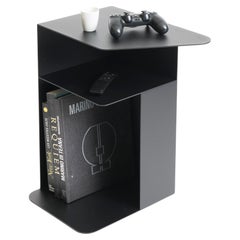 Table d'appoint en aluminium noir, contemporaine minimaliste om26 de mjiila, en stock