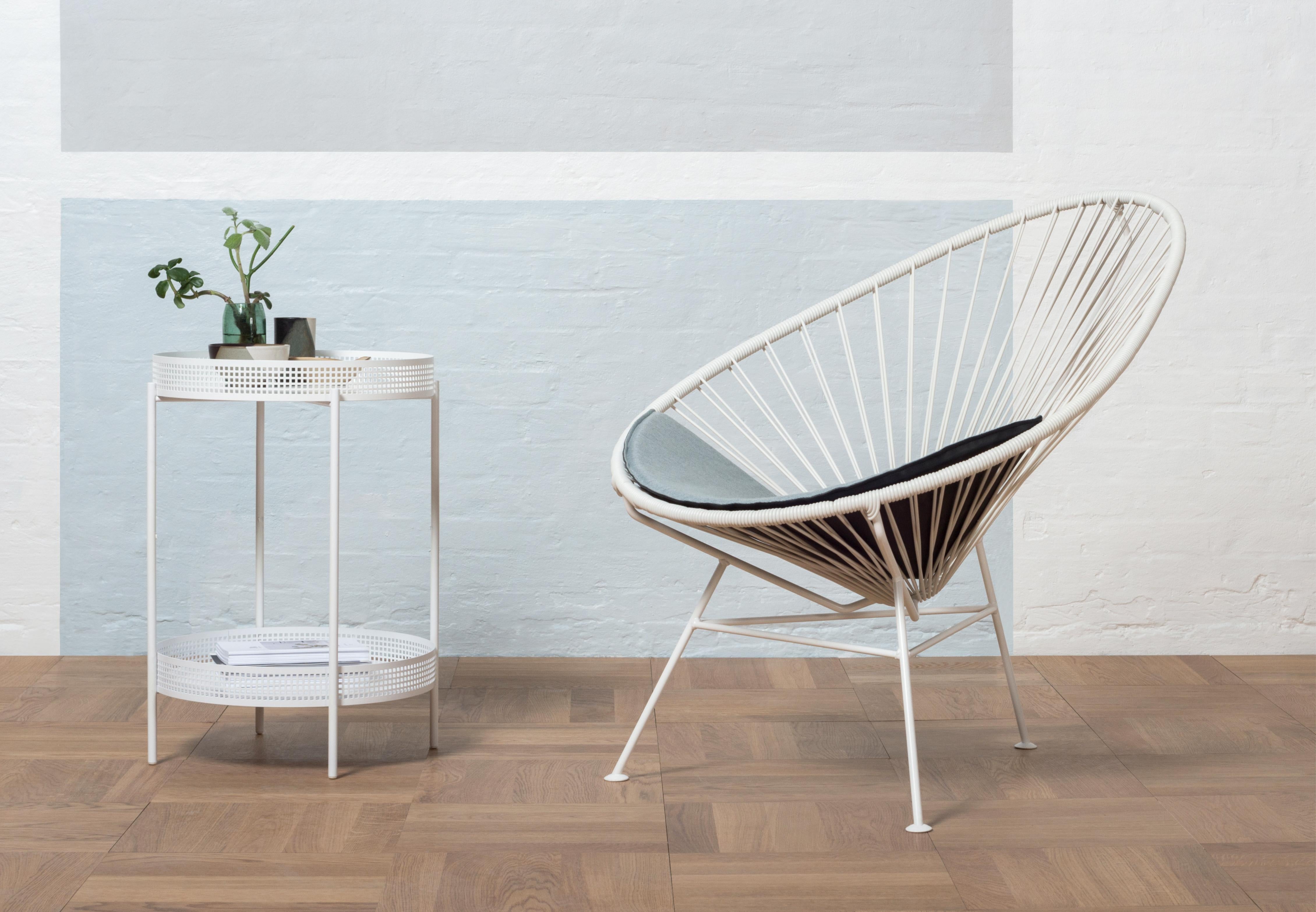 XXIe siècle et contemporain Table d'appoint Ami noire par Design/One en vente