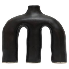 Black Anatomia Sutil Stoneware Vase by Camila Apaez