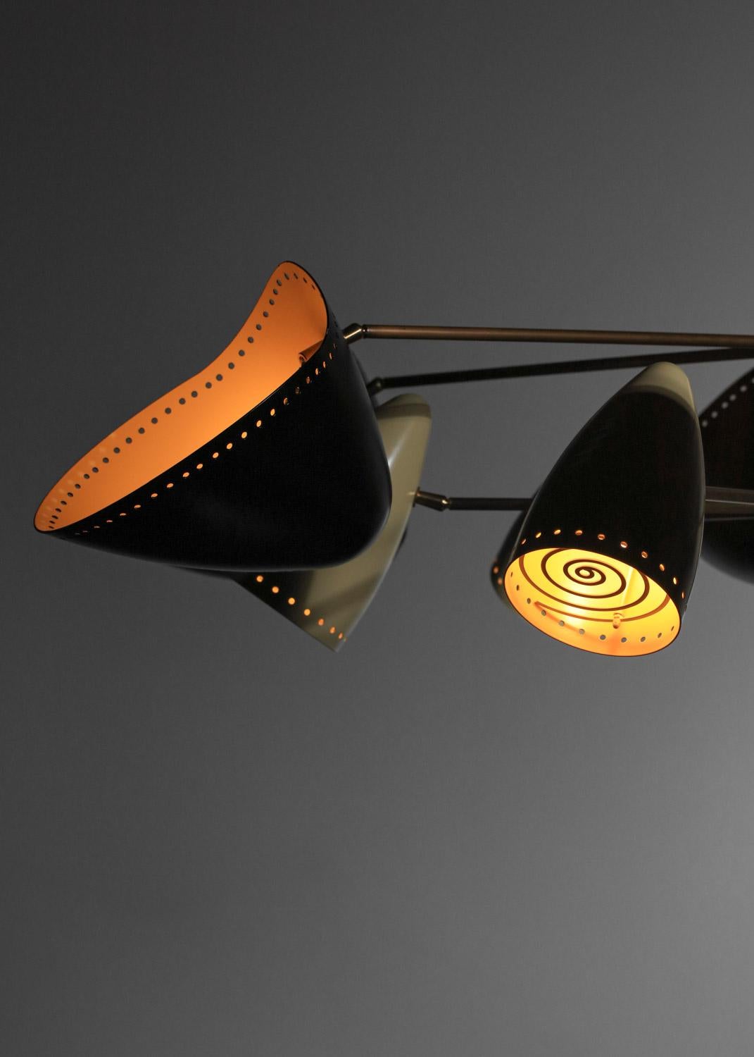 Lampadario moderno in stile anni '60, nero e beige, in ottone e metallo laccato in vendita 2