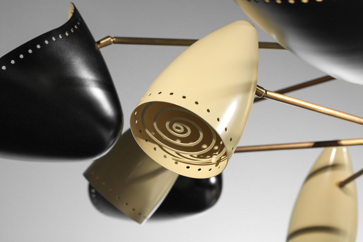 Lampadario moderno in stile anni '60, nero e beige, in ottone e metallo laccato in vendita 4