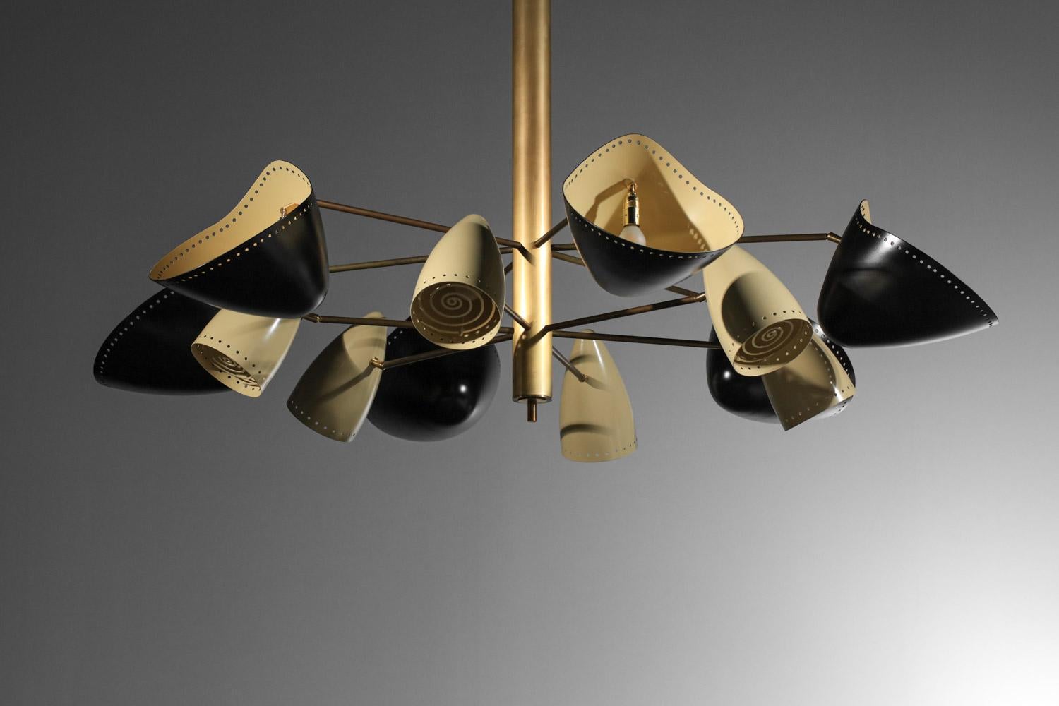 Lampadario moderno in stile anni '60, nero e beige, in ottone e metallo laccato in vendita 8