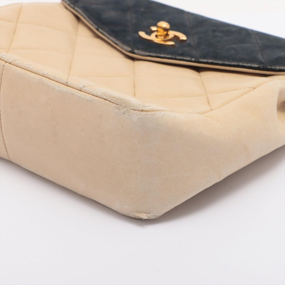 Schwarze und beige gesteppte Chanel CC Bicolor Umhängetasche aus Lammfell und Leder (Beige)