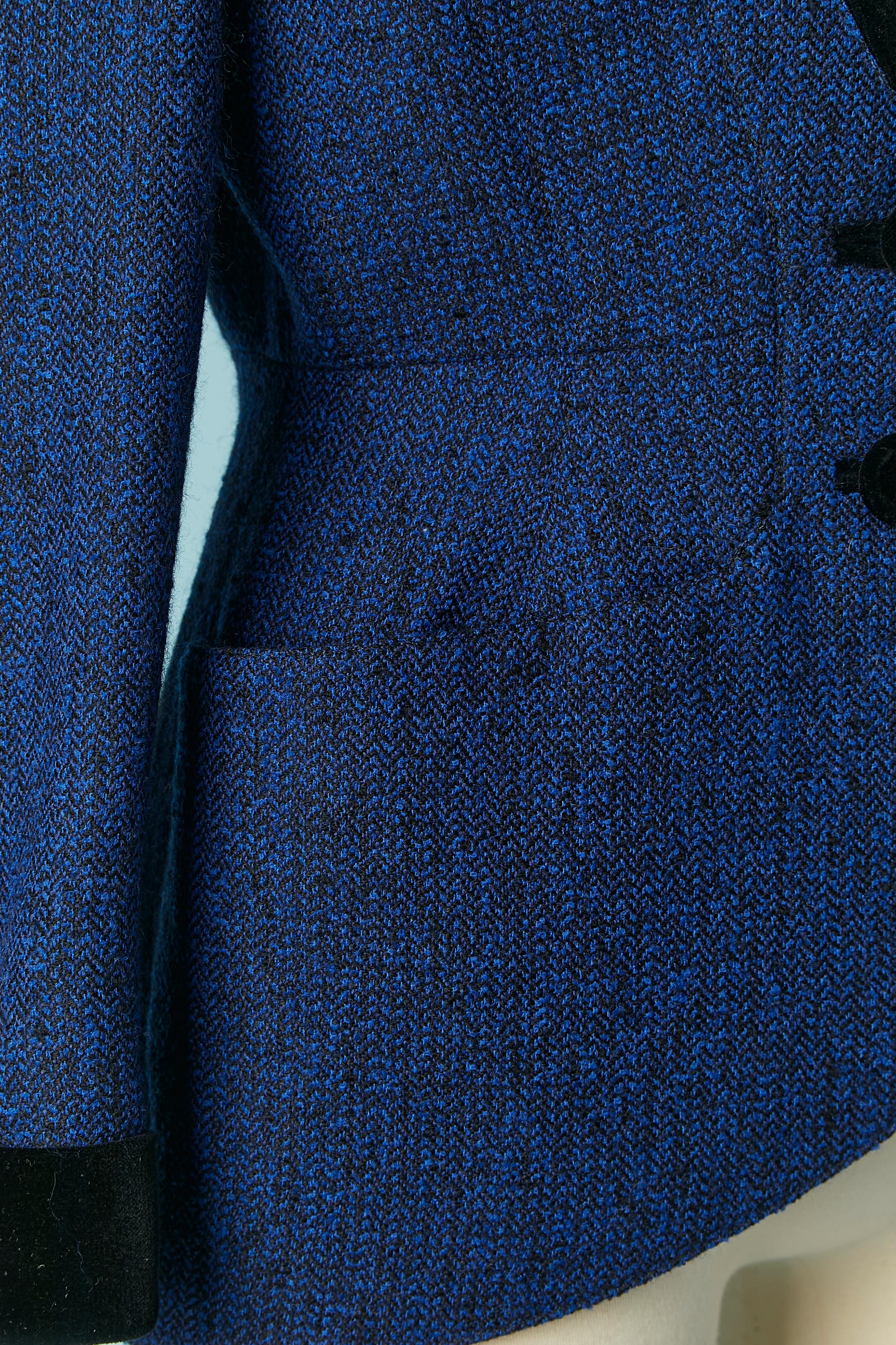 Giacca in tweed nera e blu con dettagli in velluto nero Thierry Mugler In condizioni ottime in vendita a Saint-Ouen-Sur-Seine, FR