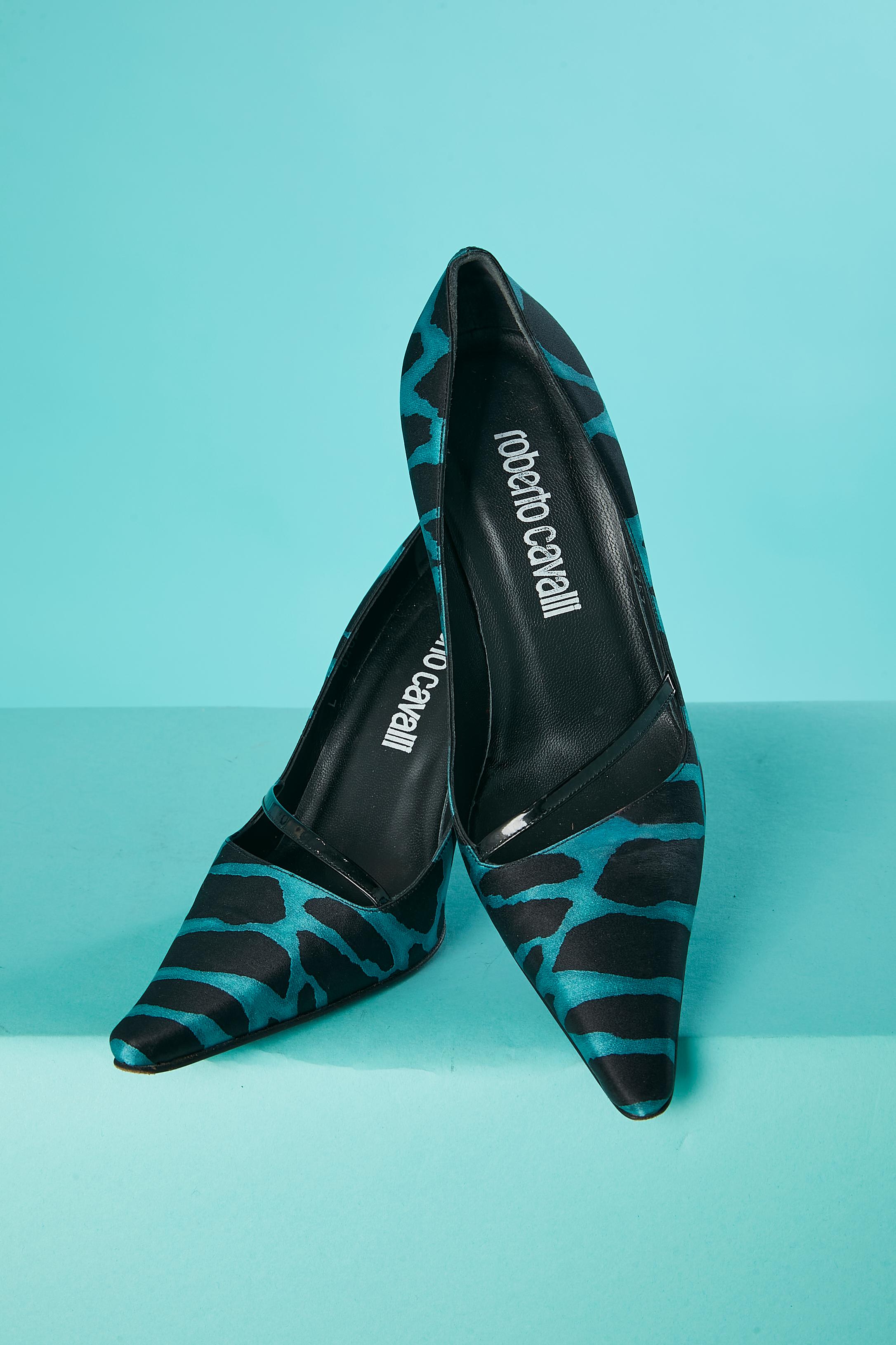 Escarpin en tissu zébré noir et bleu avec lanière en cuir verni noir Roberto Cavalli Excellent état - En vente à Saint-Ouen-Sur-Seine, FR