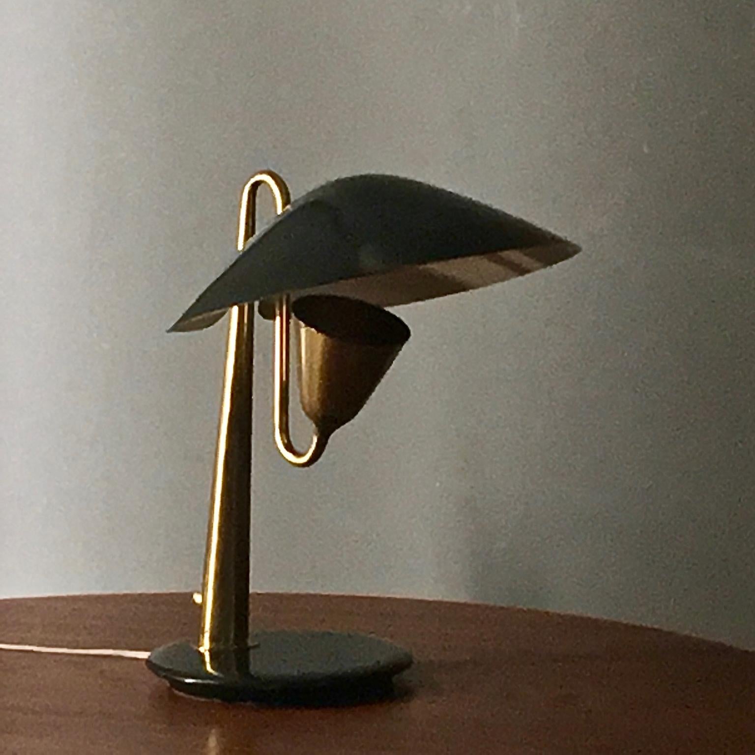 Black and Brass Desk Lamp Attributed to Giuseppe Ostuni for O-Luce, Italy, 1950s 6