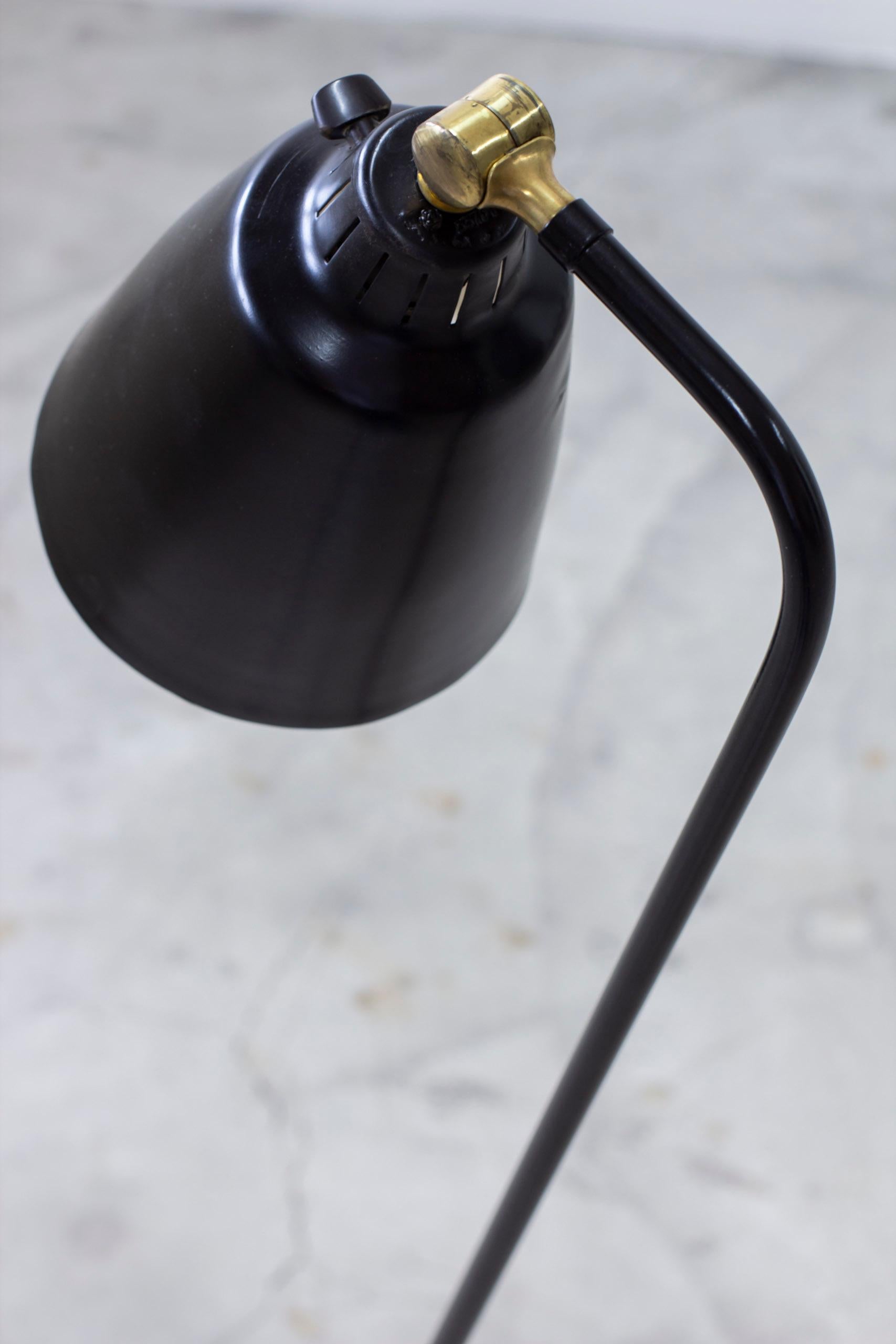 Metal Black and brass floor lamp model 53701 by Uppsala Armaturfabrik, Sweden 1950s For Sale