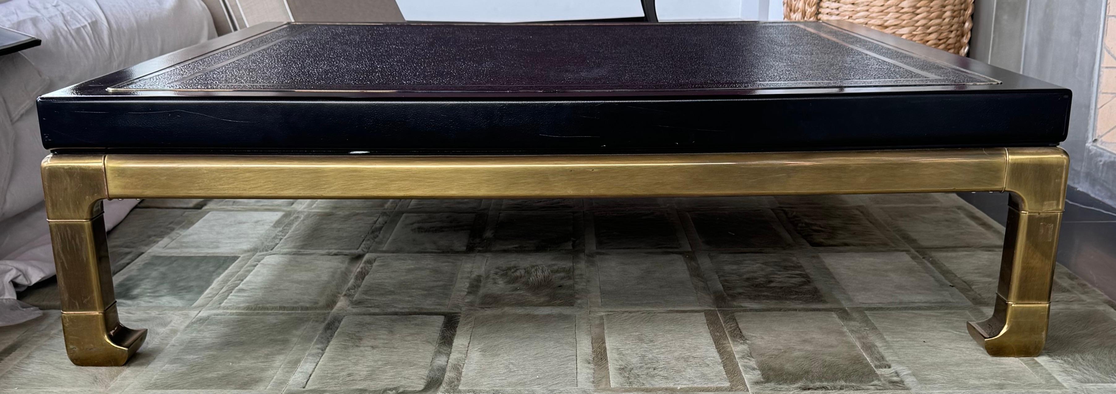 Fin du 20e siècle Table basse noire et laiton Mastercrafters en vente