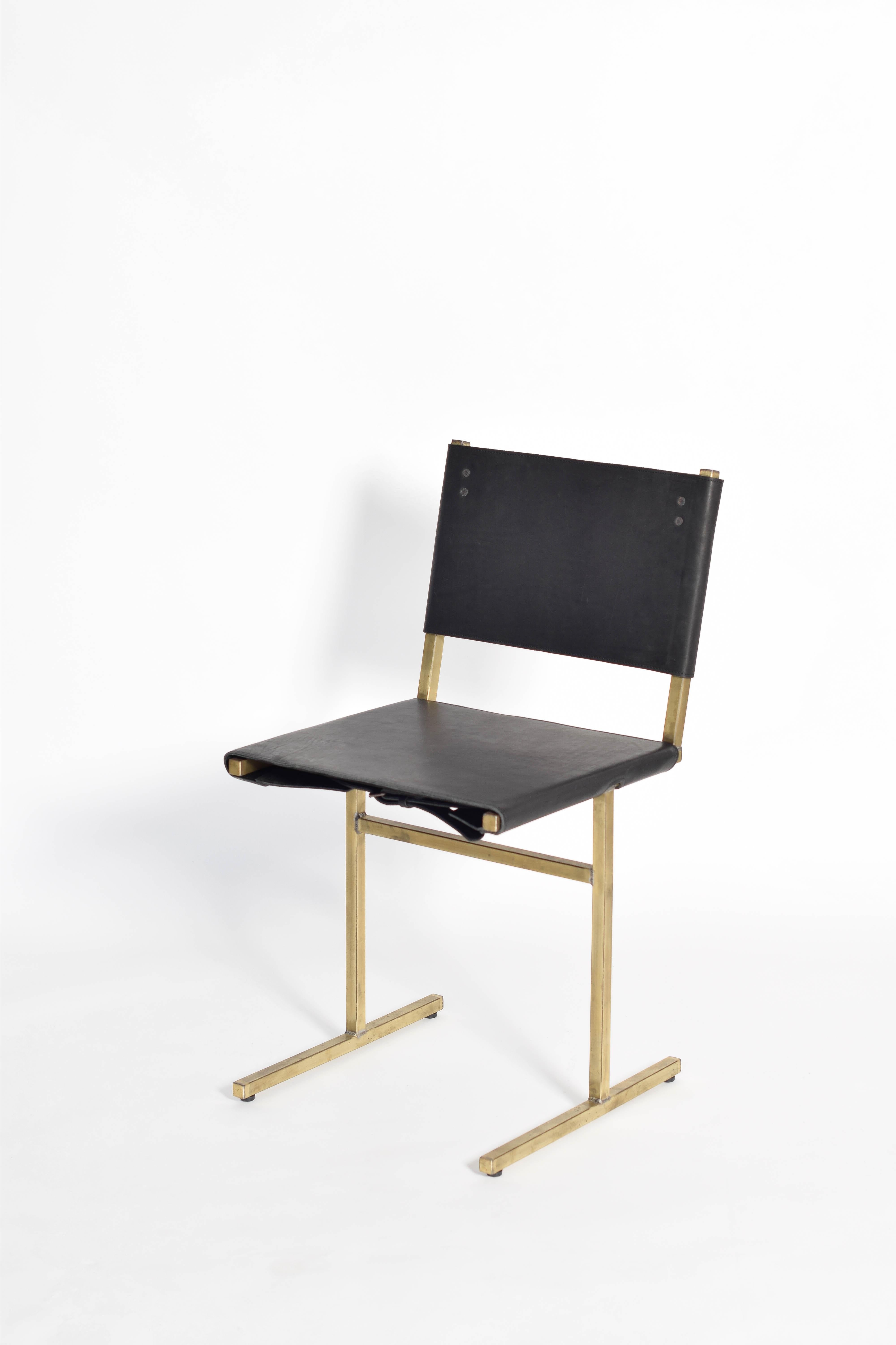 Black and brass memento chair, Jesse Sanderson
Original signed chair by Jesse Sanderson
Materials: Leather, brass steel
Dimensions: w 43 x D 50 x H 80 cm
seating height: 47 cm.
Five lines and a circle – the human body can be as simple as the
