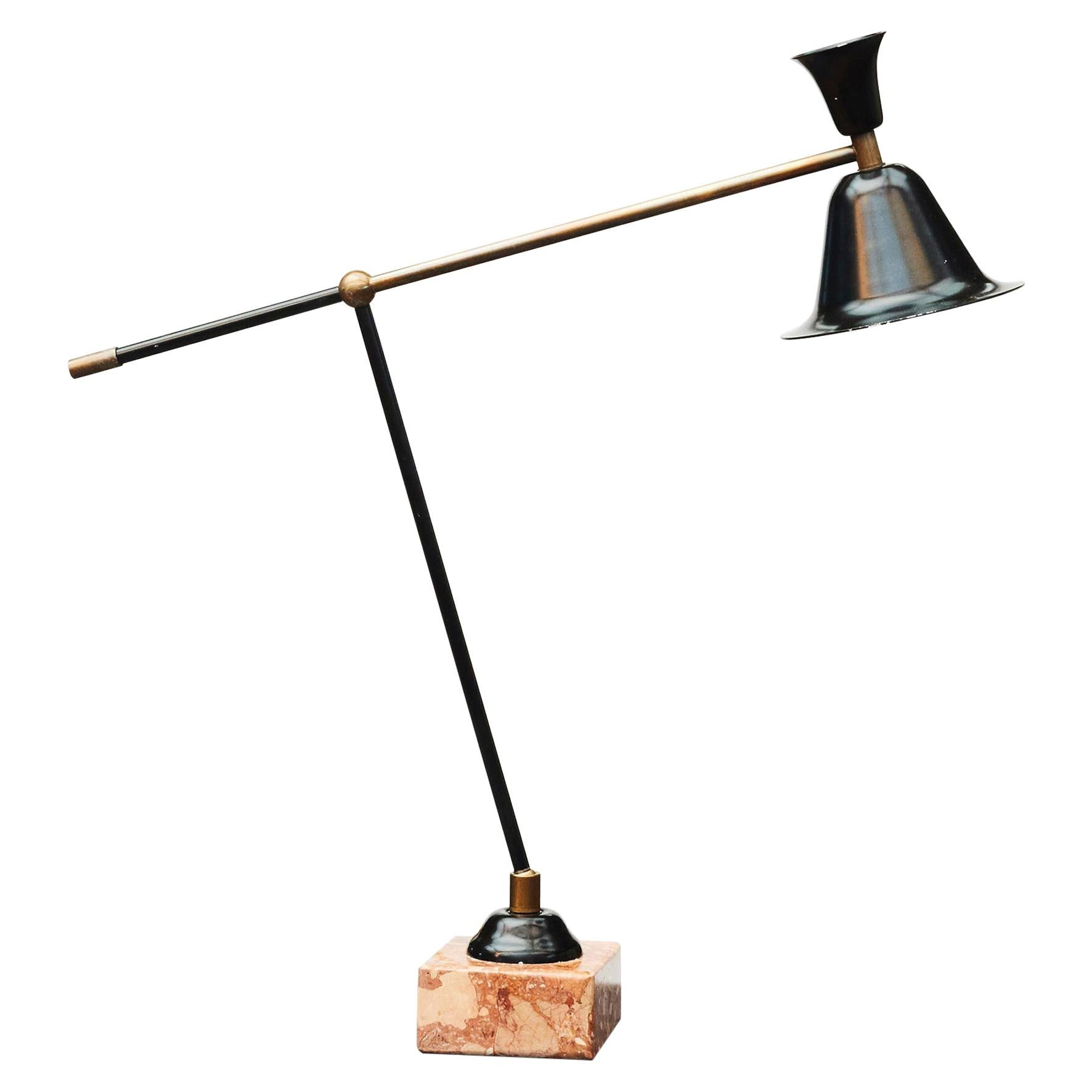 Schwarze und messingfarbene italienische "Stilnovo"-Tischlampe aus der Jahrhundertmitte auf Marmorsockel