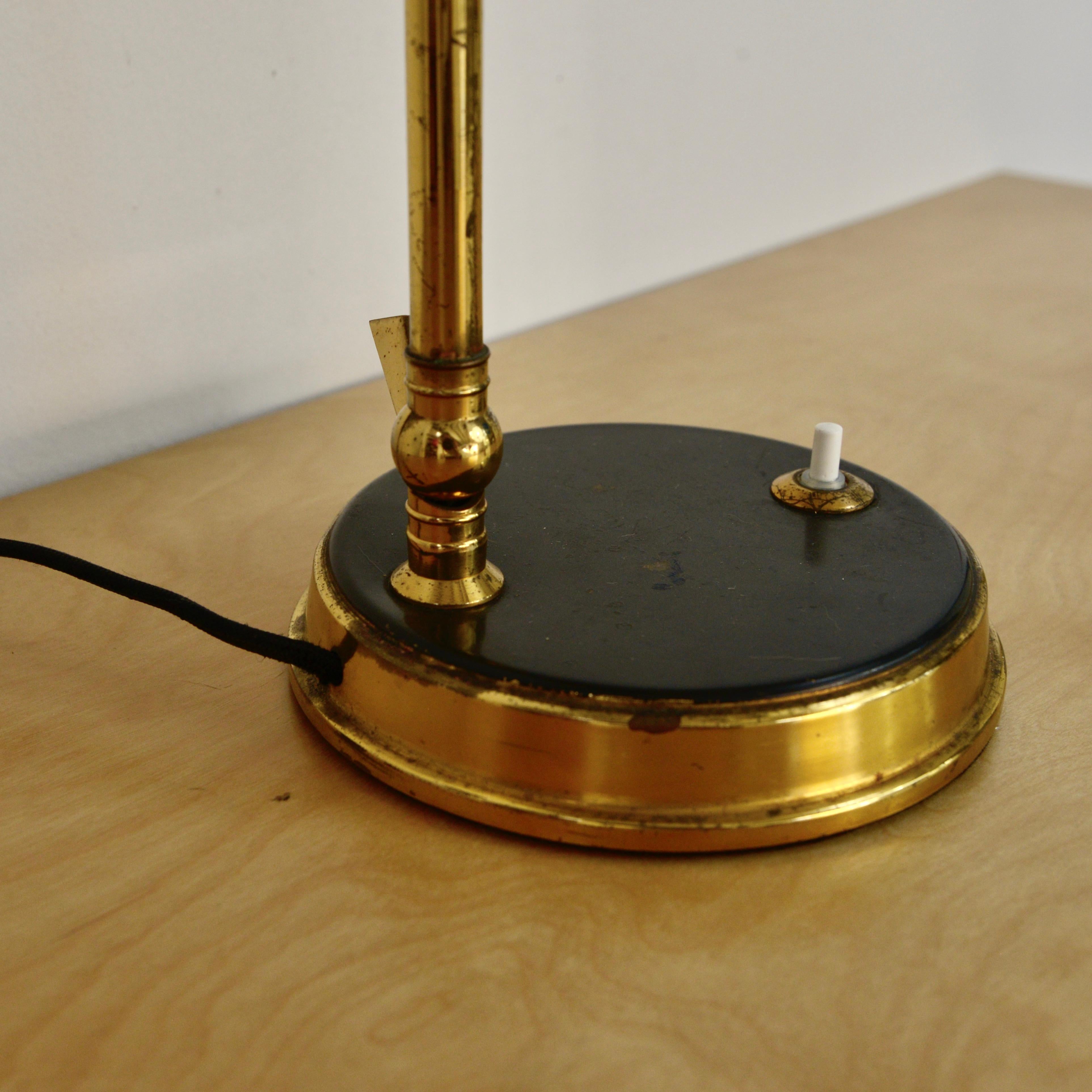 Black and Brass Oscar Torlasco Table Lamp In Good Condition In Los Angeles, CA