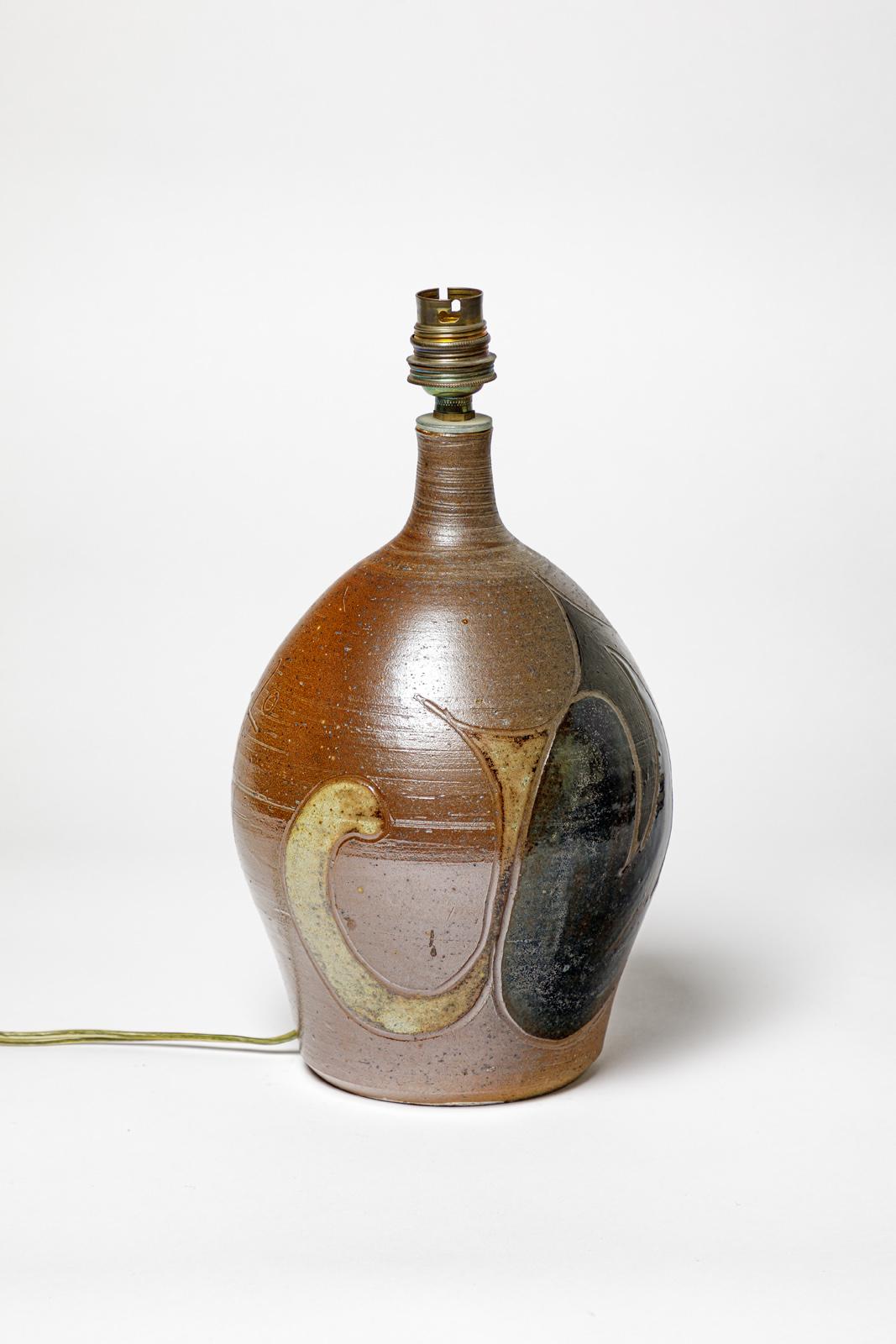 Français Lampe de table abstraite en céramique noir et Brown du 20e siècle par George Martin 1960 en vente