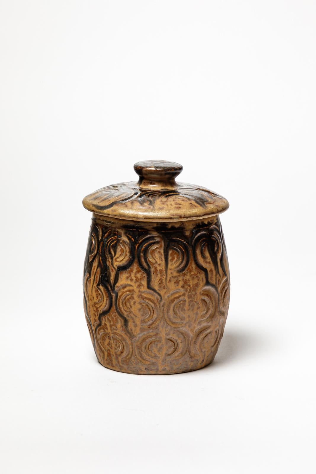 Joseph Talbot - La Borne

Boîte à bijoux en céramique art déco noir et marron du 20e siècle

original en parfait état

signé

Circa 1940

Hauteur 16 cm
Grand 13 cm