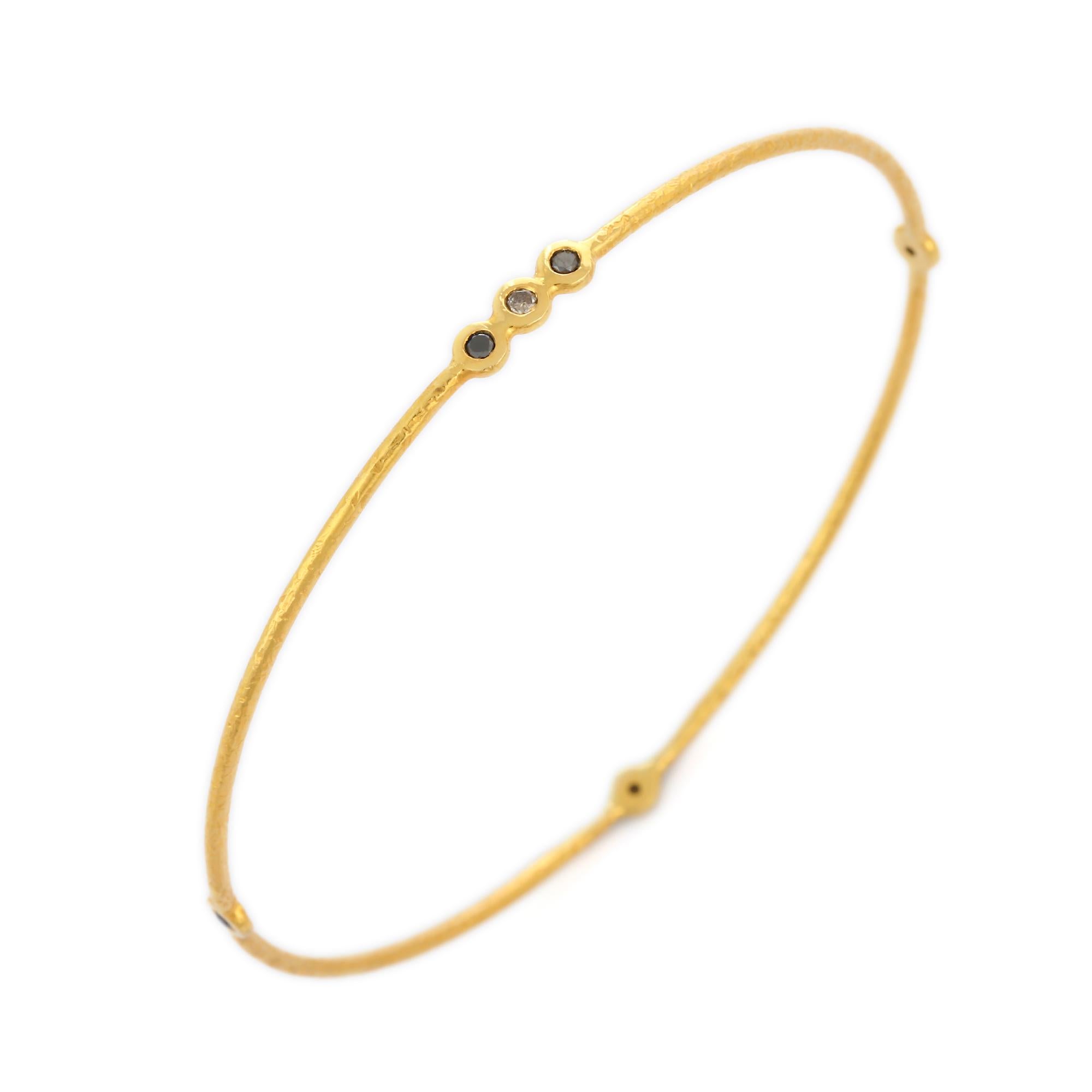 Modern Black Brown Diamond Faceted Diamond Bangle in 18K Solid Yellow Gold For Sale