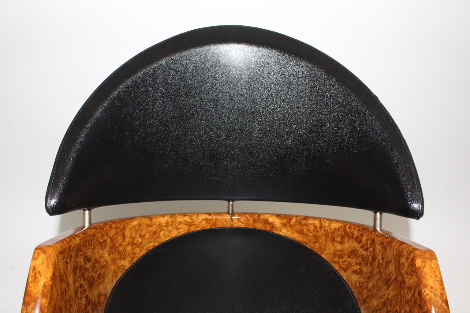 Modernistischer schwarzer und brauner drehbarer Sessel im Memphis-Stil Matteo Grassi, Italien im Angebot 2